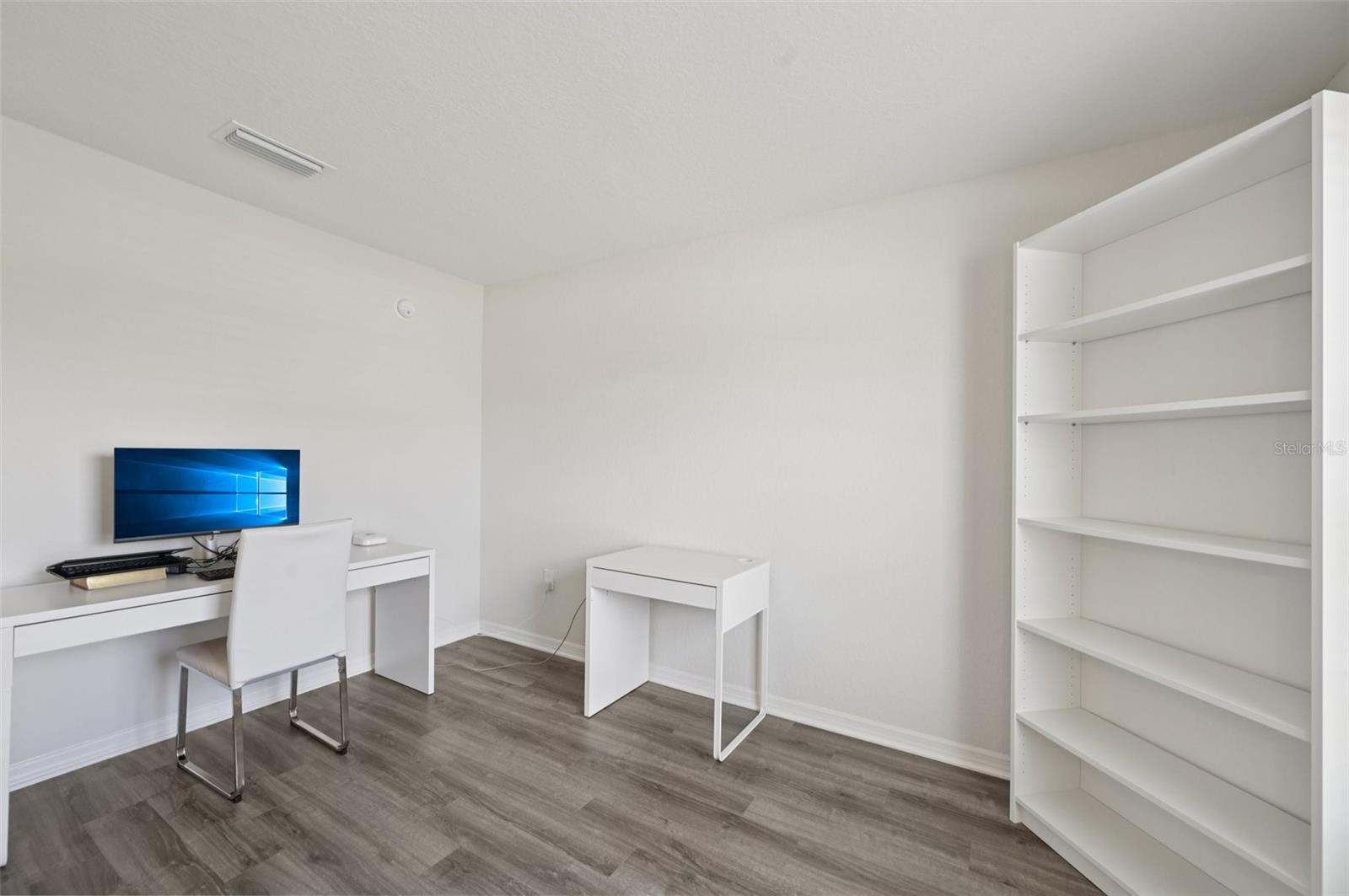 Image 4 of 49 For 6528 166th Place E
