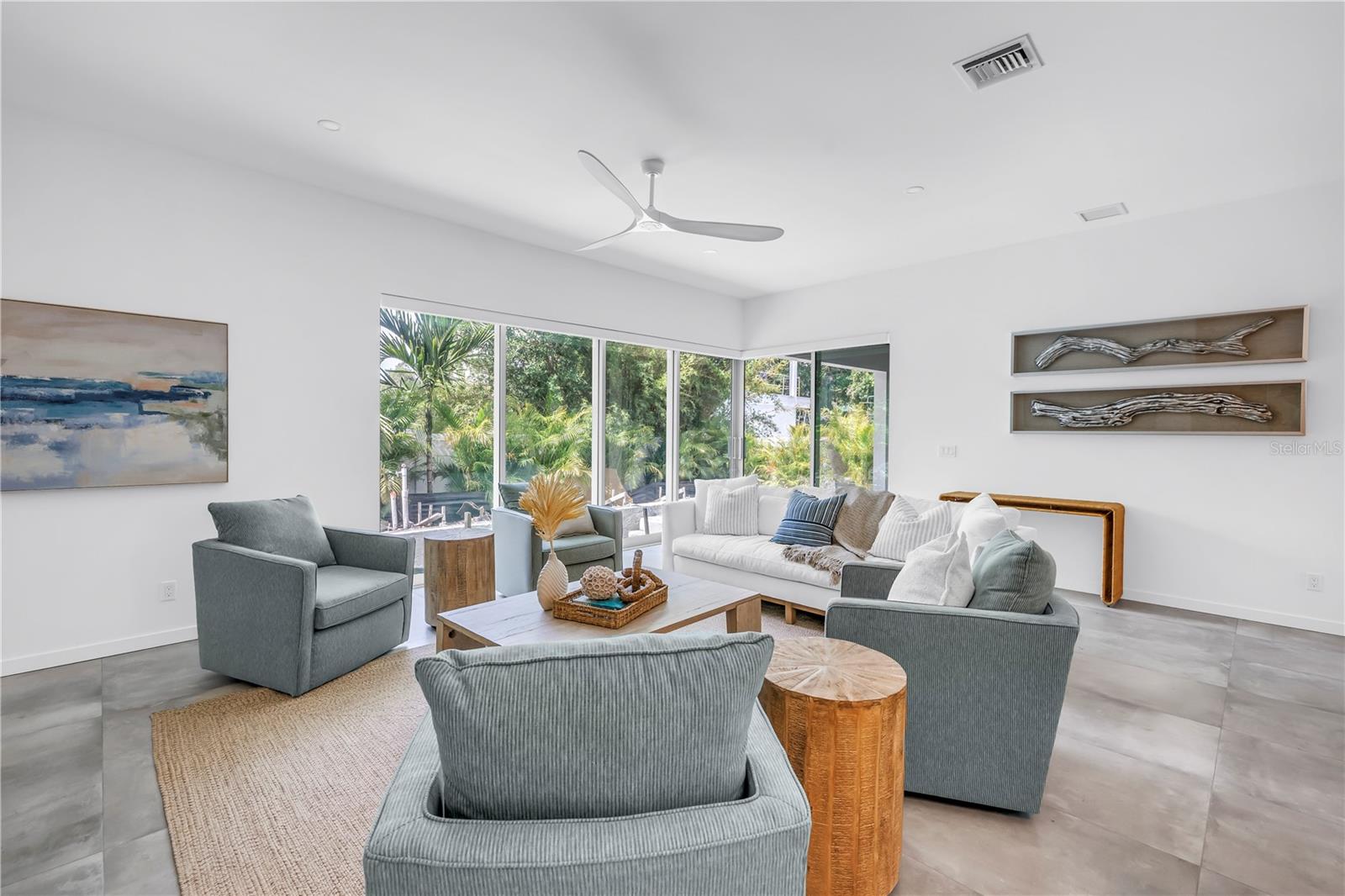 Image 20 of 48 For 2065 Goldenrod Street