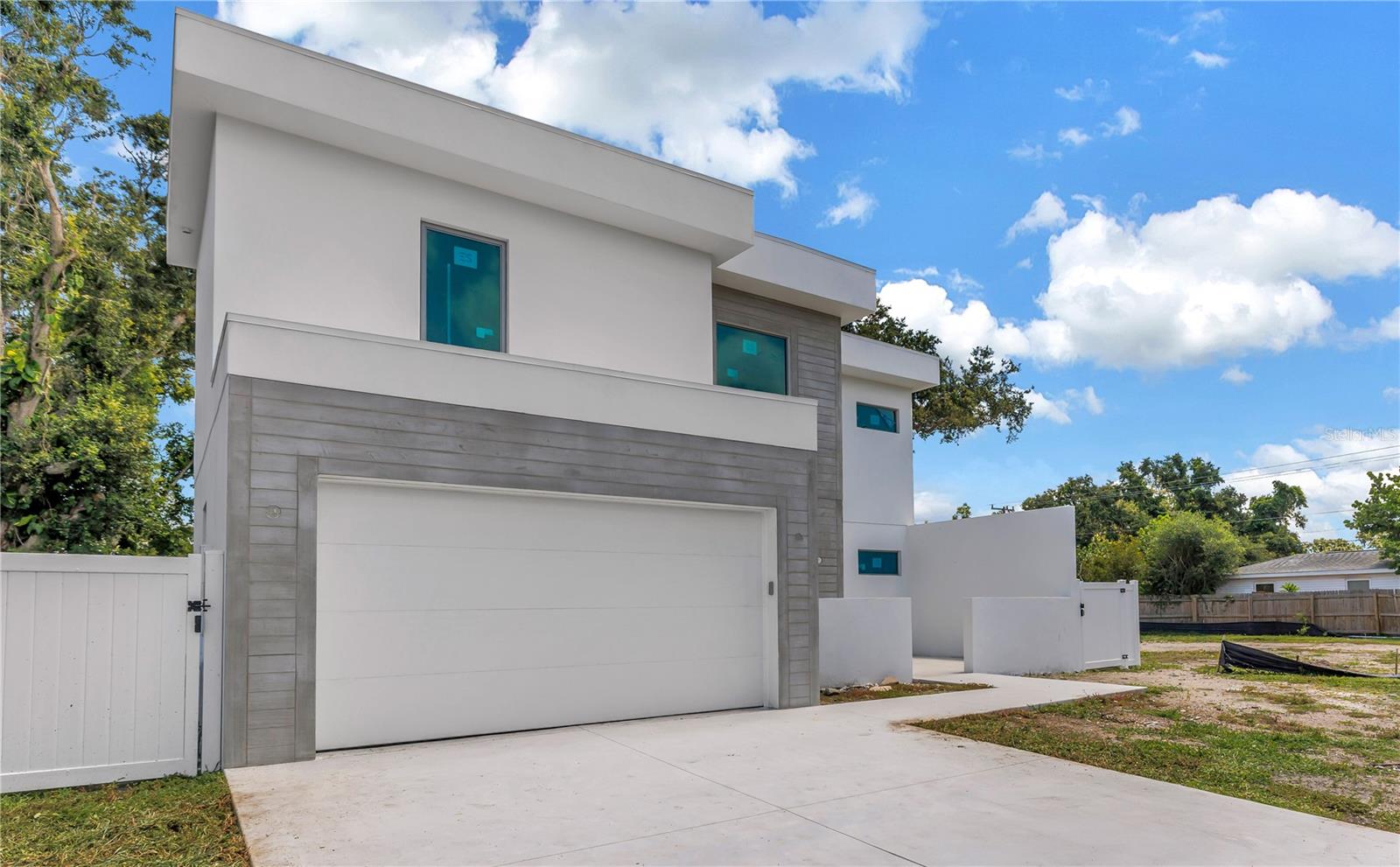 Image 3 of 48 For 2065 Goldenrod Street
