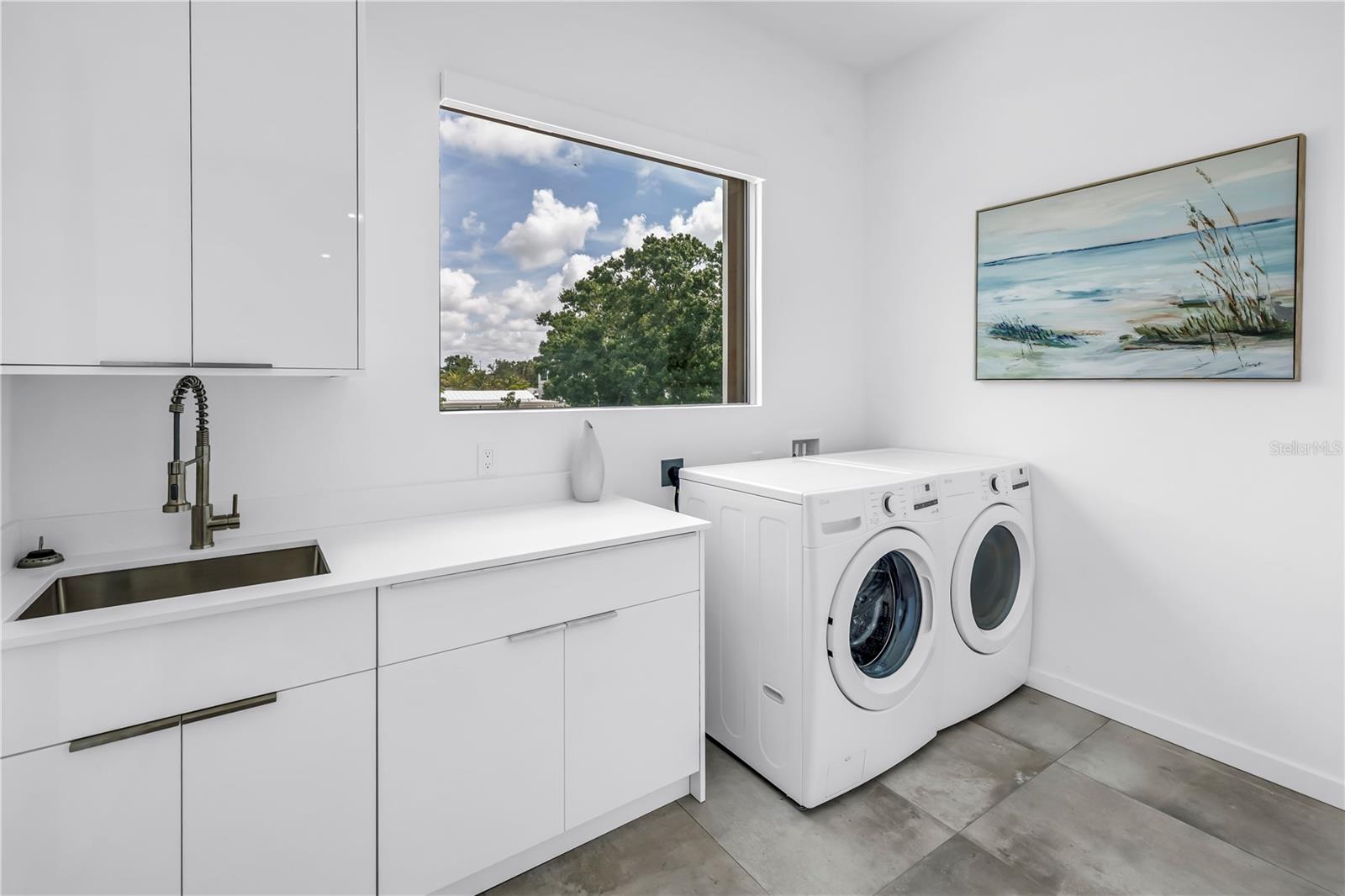 Image 36 of 48 For 2065 Goldenrod Street