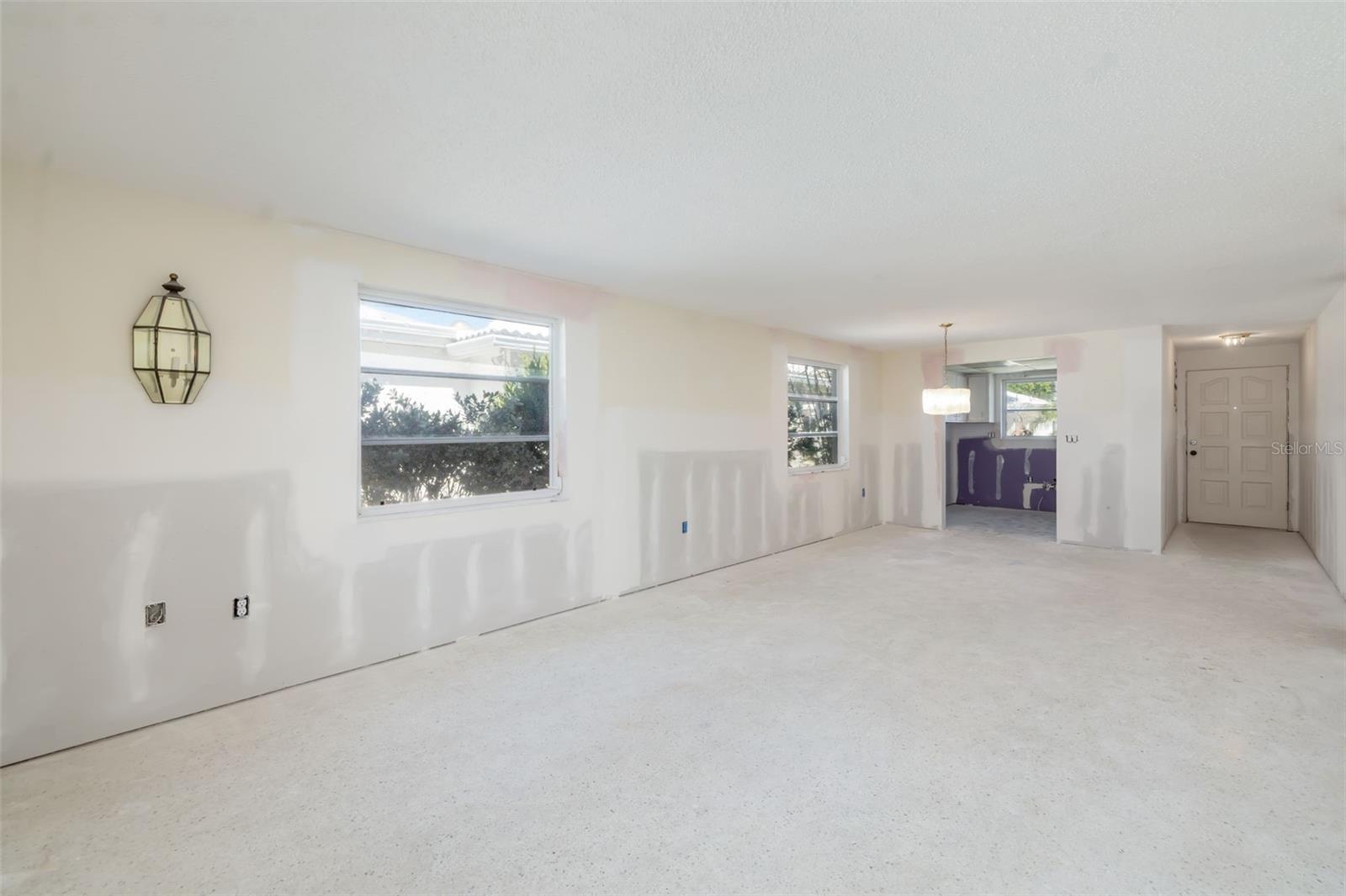 Image 17 of 34 For 564 Spanish Drive N