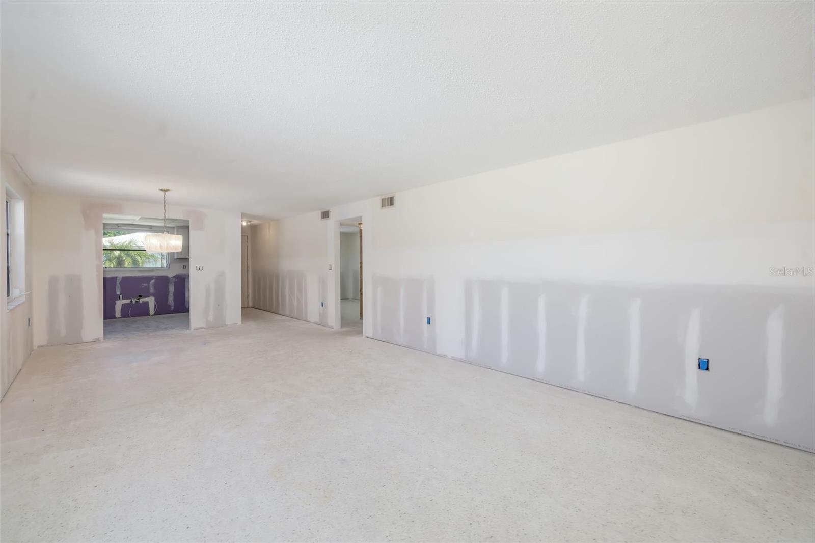 Image 9 of 34 For 564 Spanish Drive N