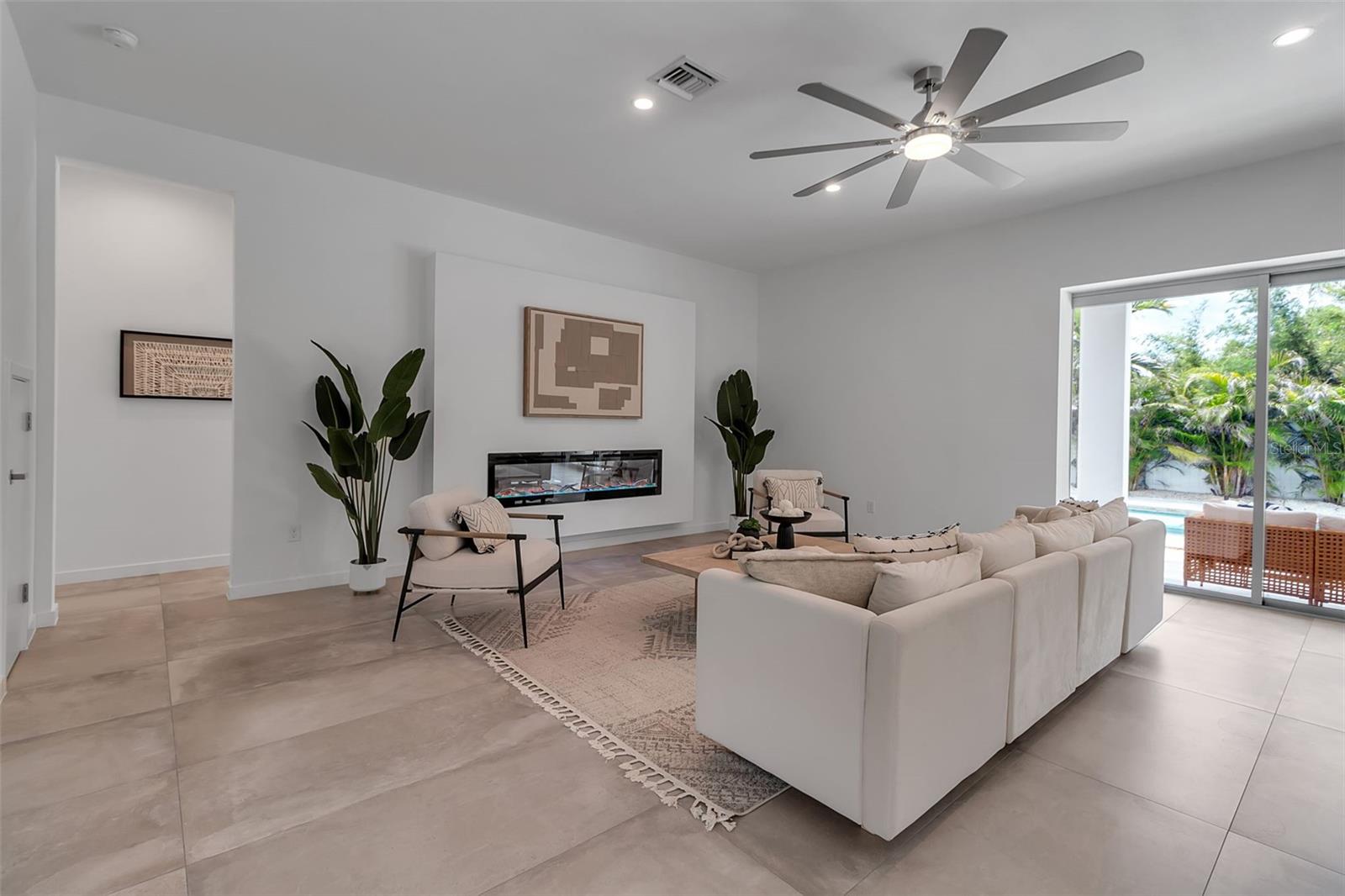 Image 13 of 53 For 2124 Clematis Place