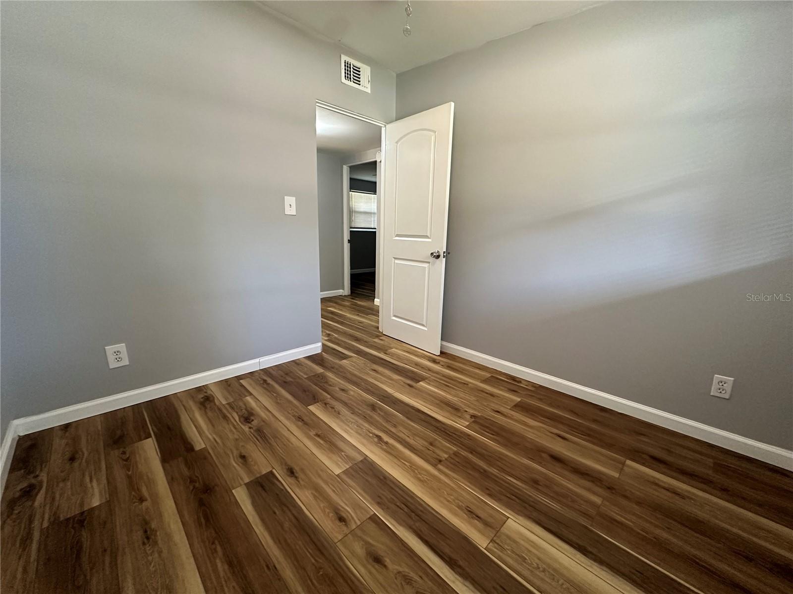 Image 14 of 47 For 704 38th Street W