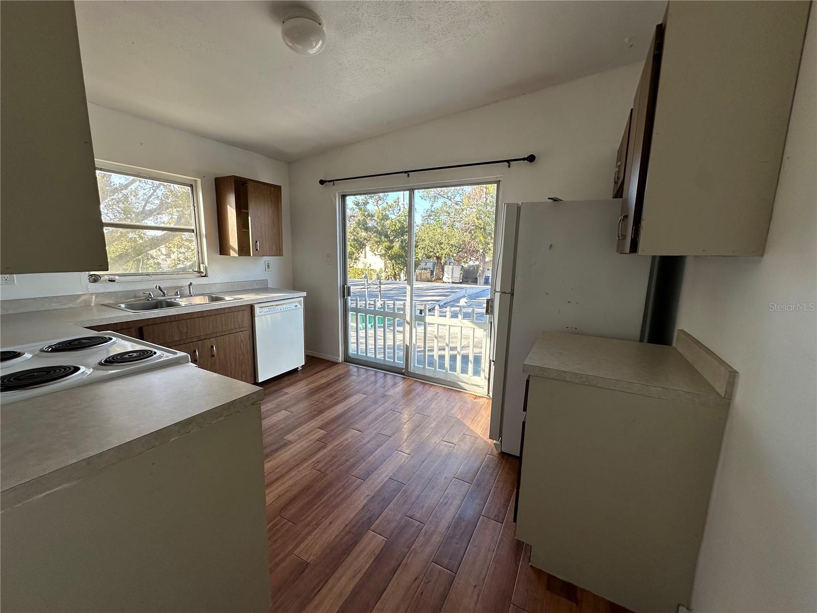 Image 19 of 47 For 704 38th Street W