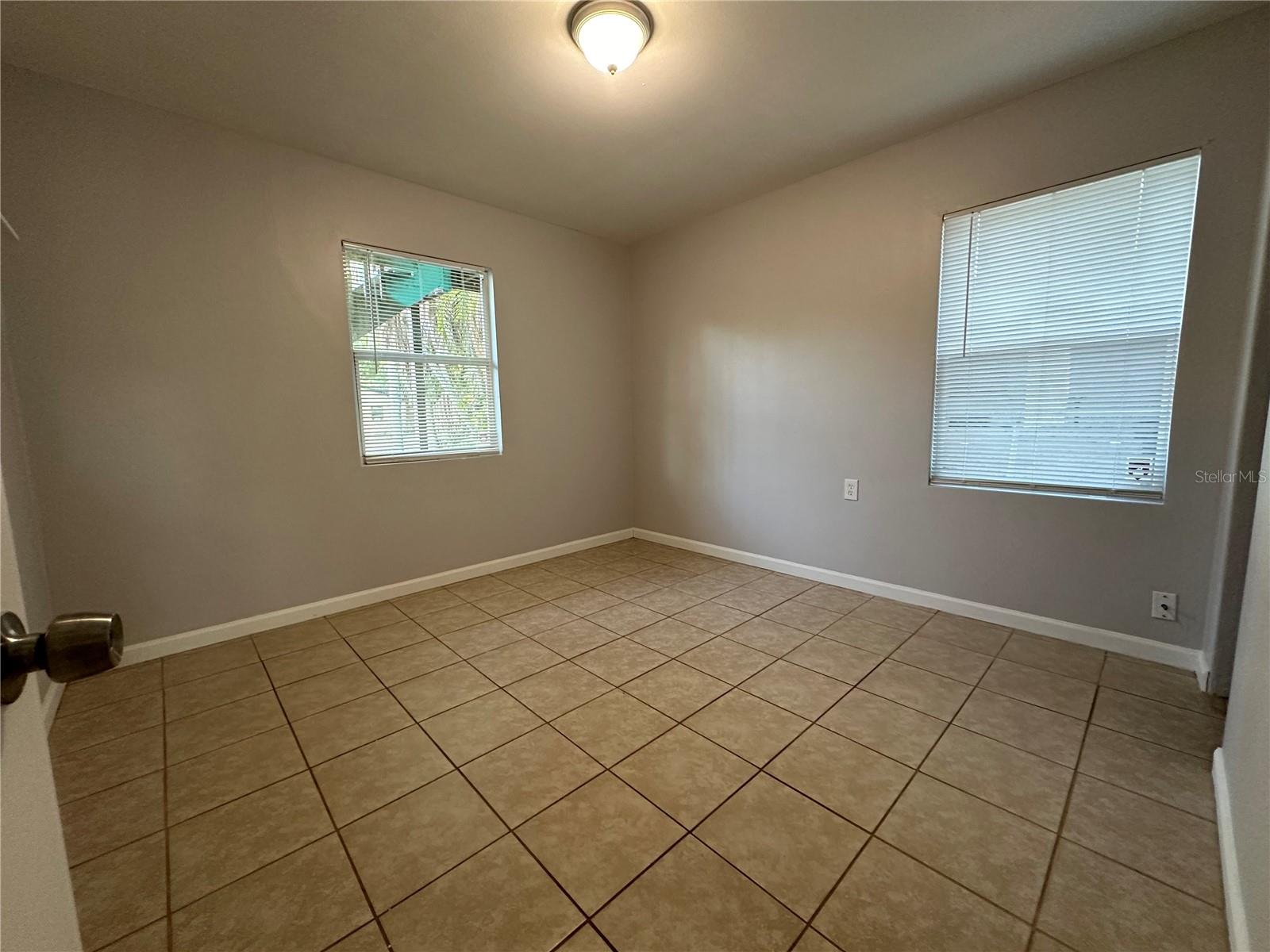 Image 31 of 47 For 704 38th Street W