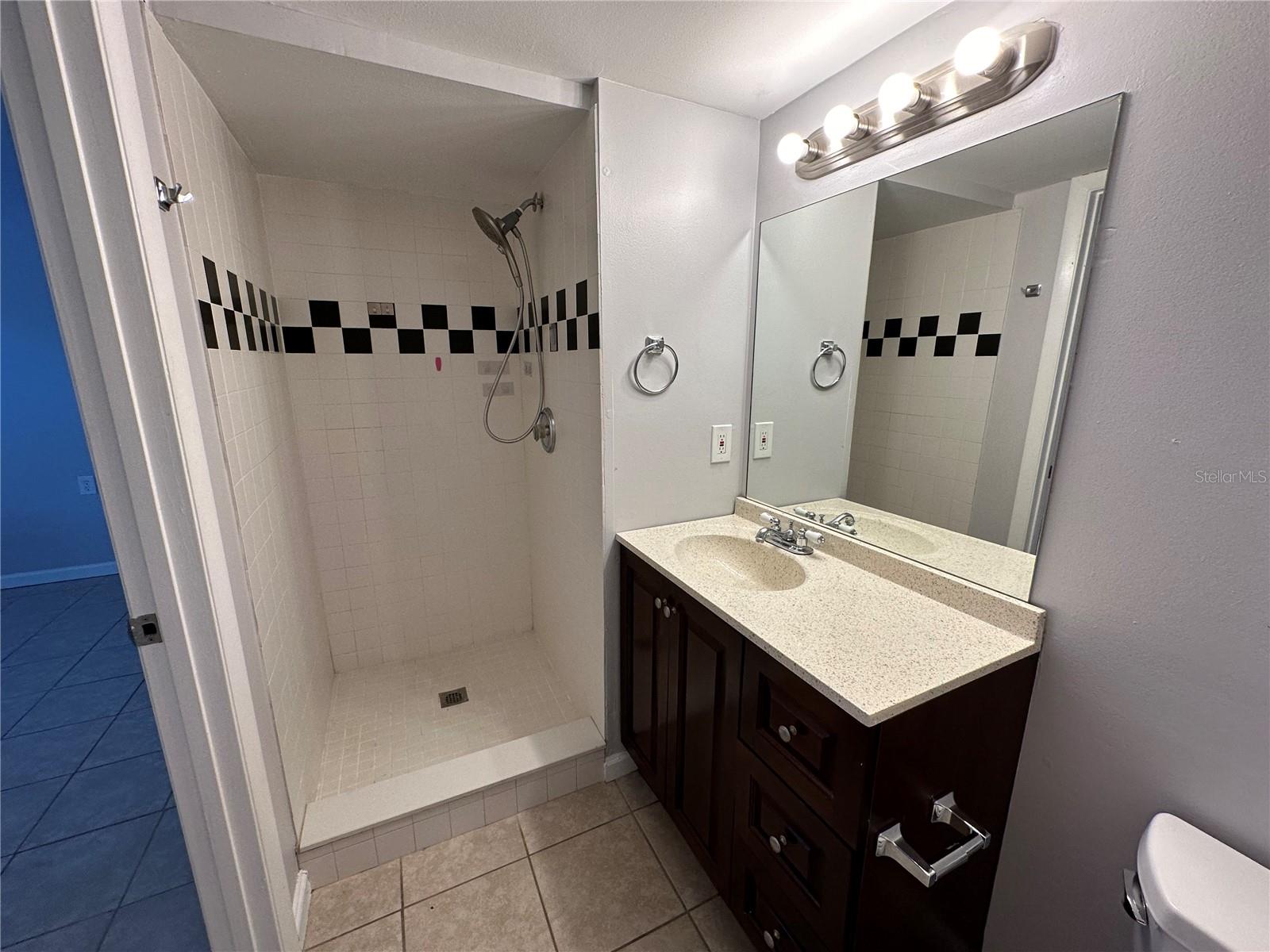 Image 35 of 47 For 704 38th Street W