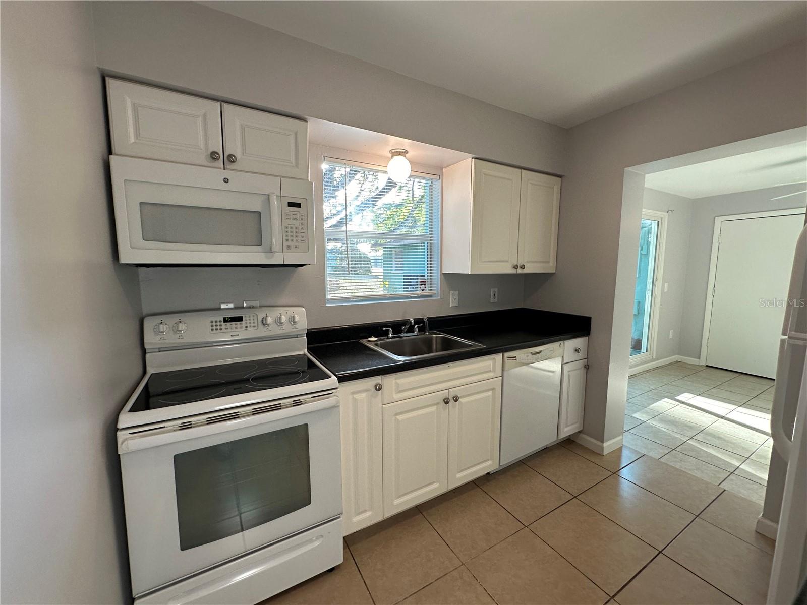 Image 38 of 47 For 704 38th Street W