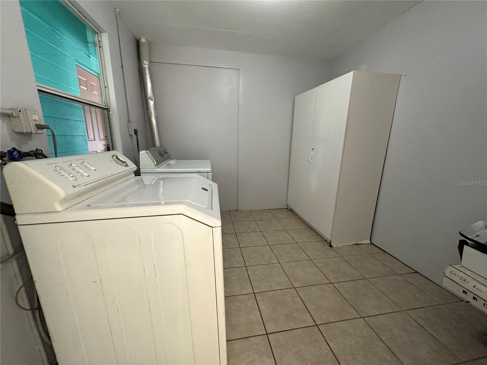 Image 44 of 47 For 704 38th Street W