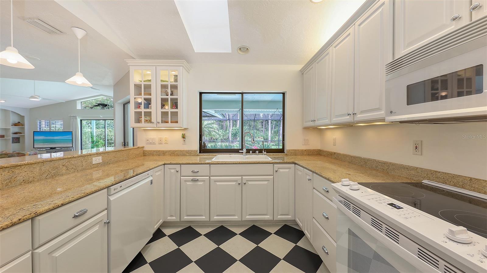 Image 17 of 80 For 7604 Weeping Willow Circle