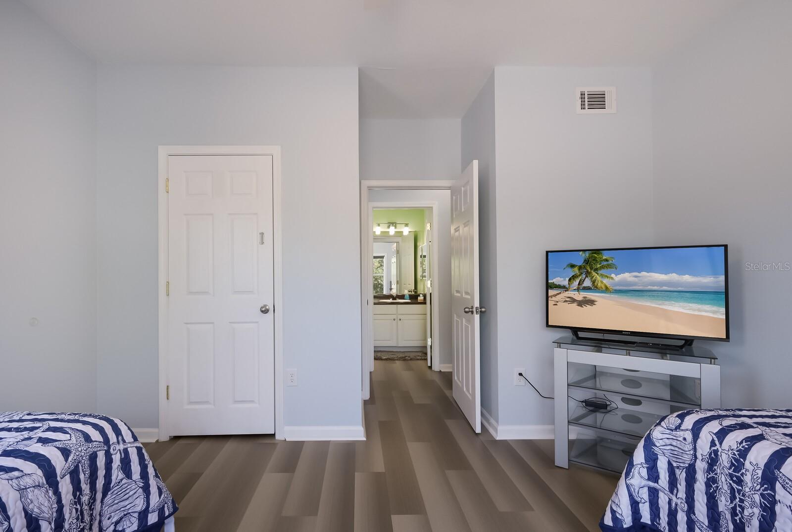 Image 17 of 39 For 4802 51st Street W 1103