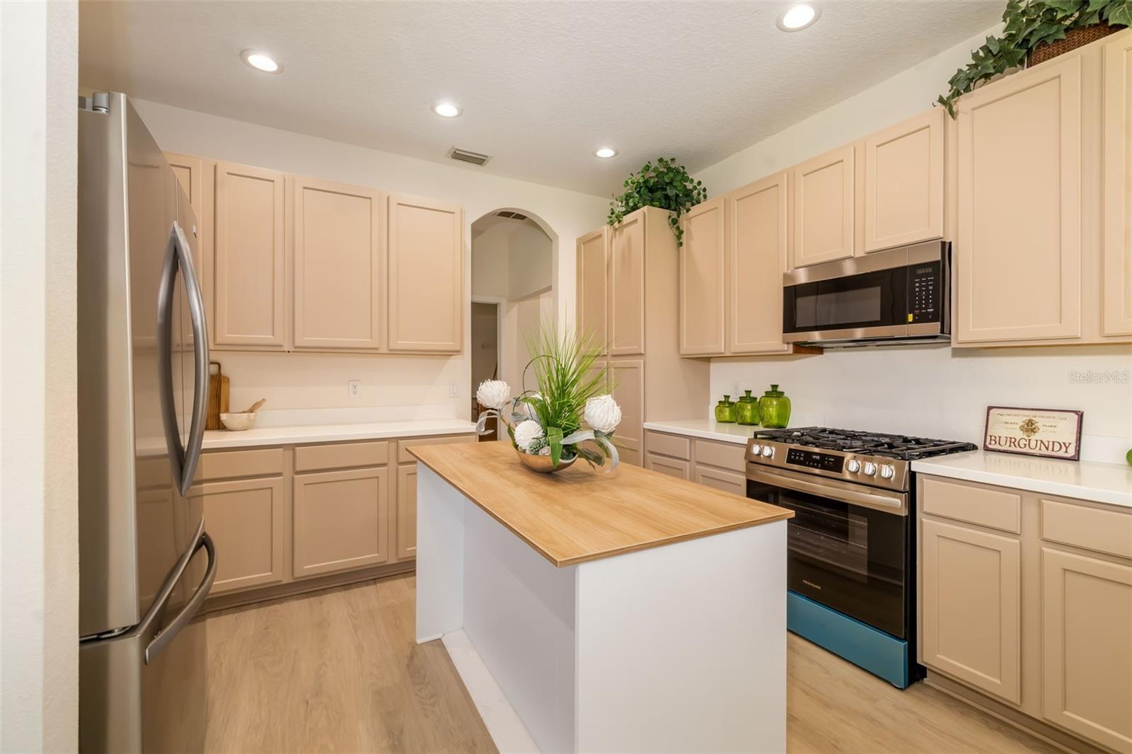 Image 11 of 81 For 7727 Heyward Circle