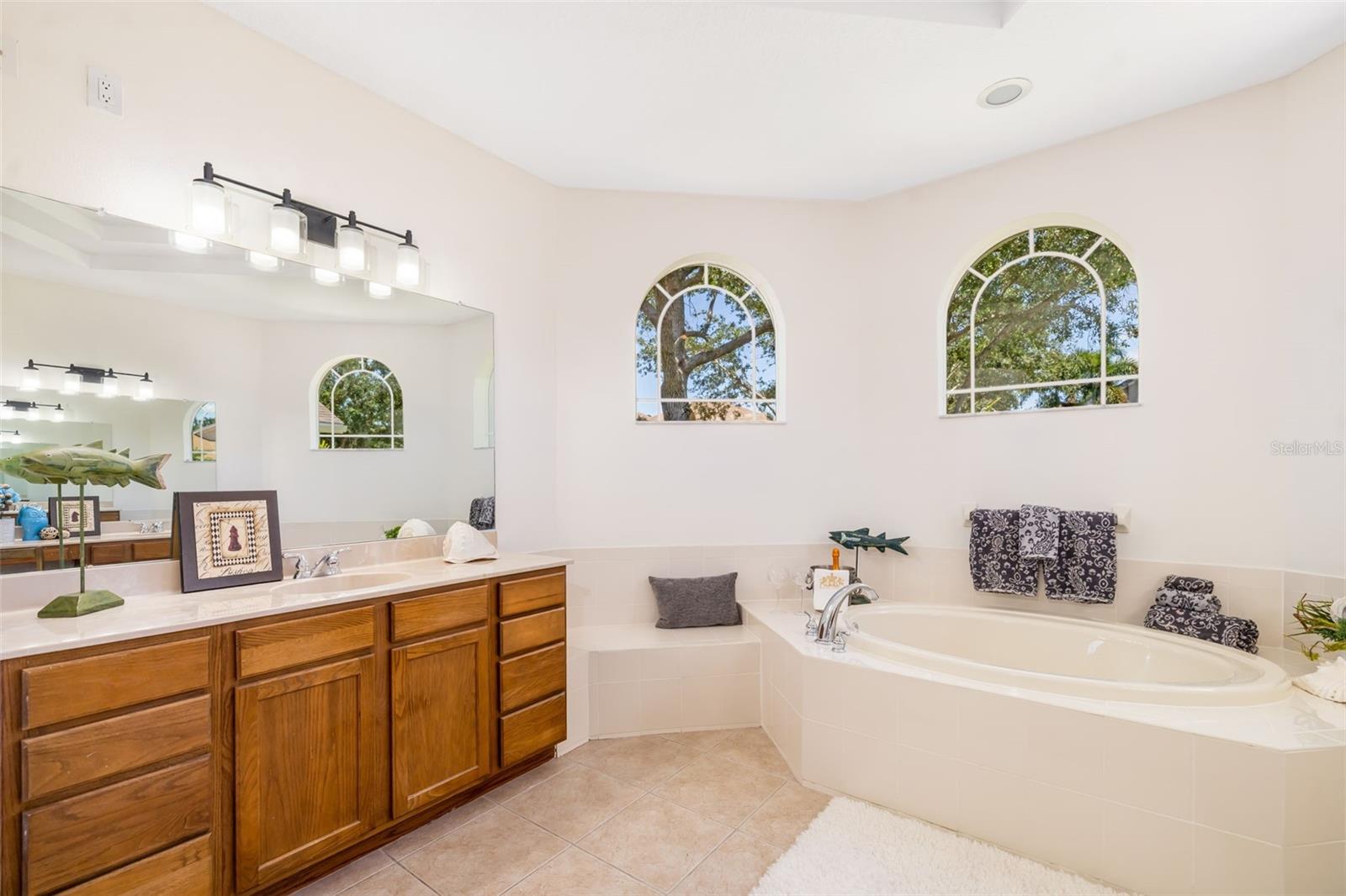 Image 16 of 81 For 7727 Heyward Circle