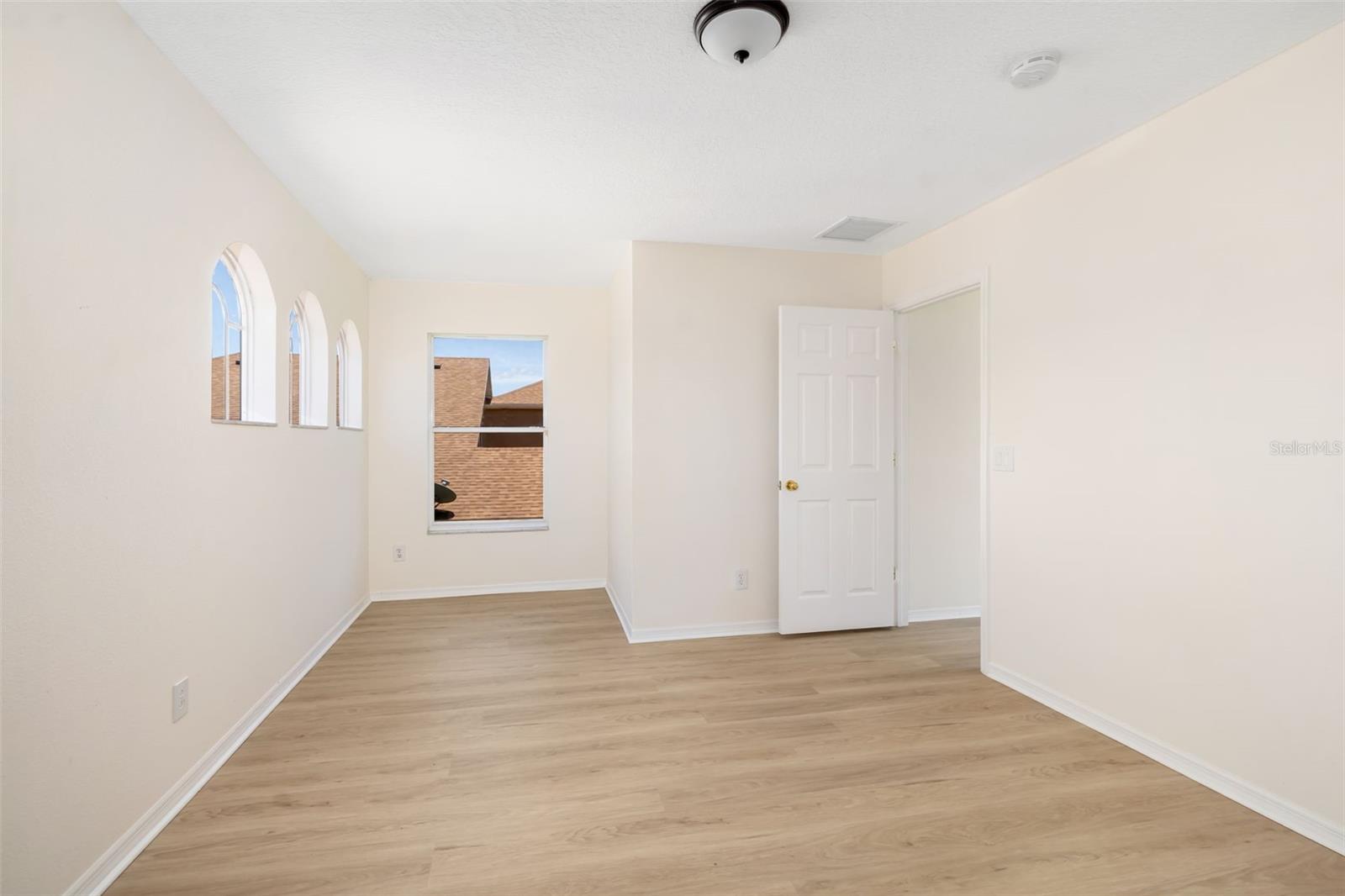 Image 24 of 81 For 7727 Heyward Circle