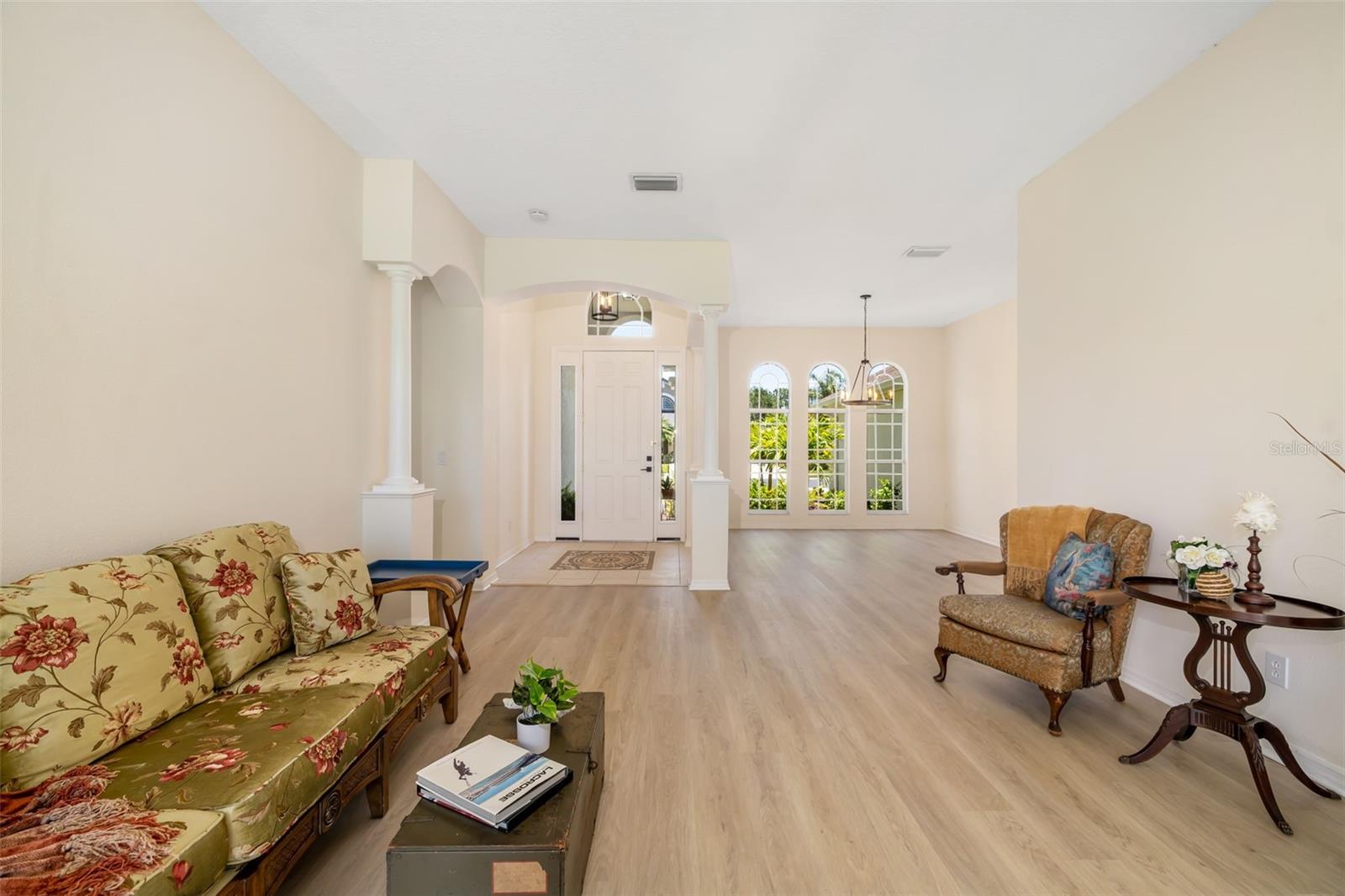 Image 5 of 81 For 7727 Heyward Circle