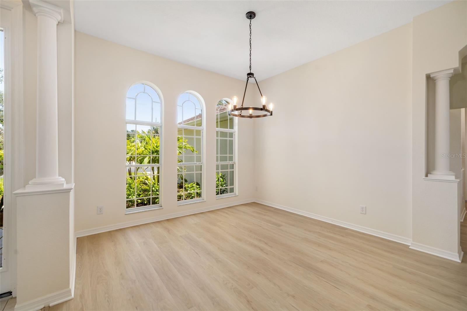 Image 9 of 81 For 7727 Heyward Circle