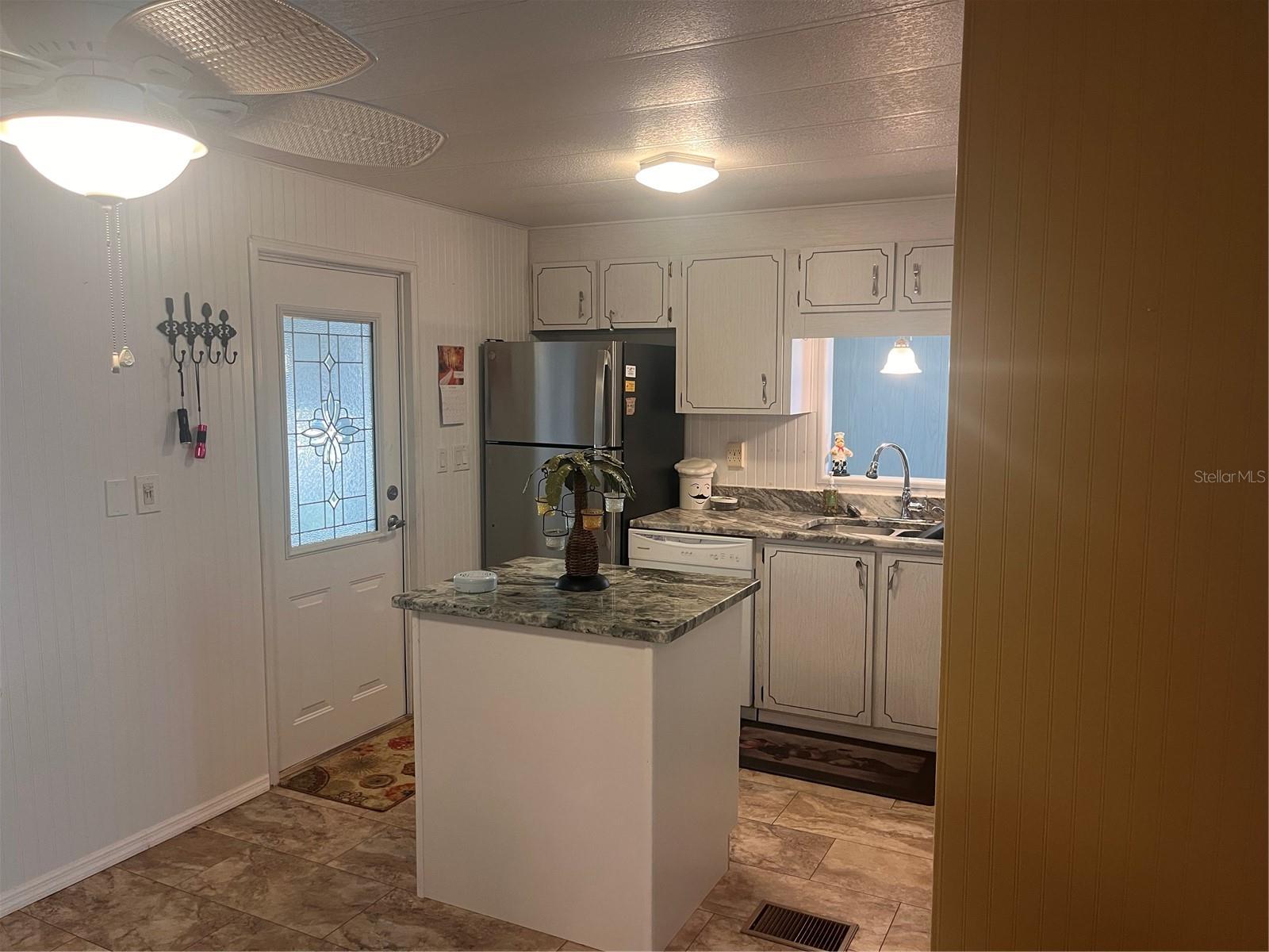 Image 6 of 23 For 5316 53rd Avenue E Q116