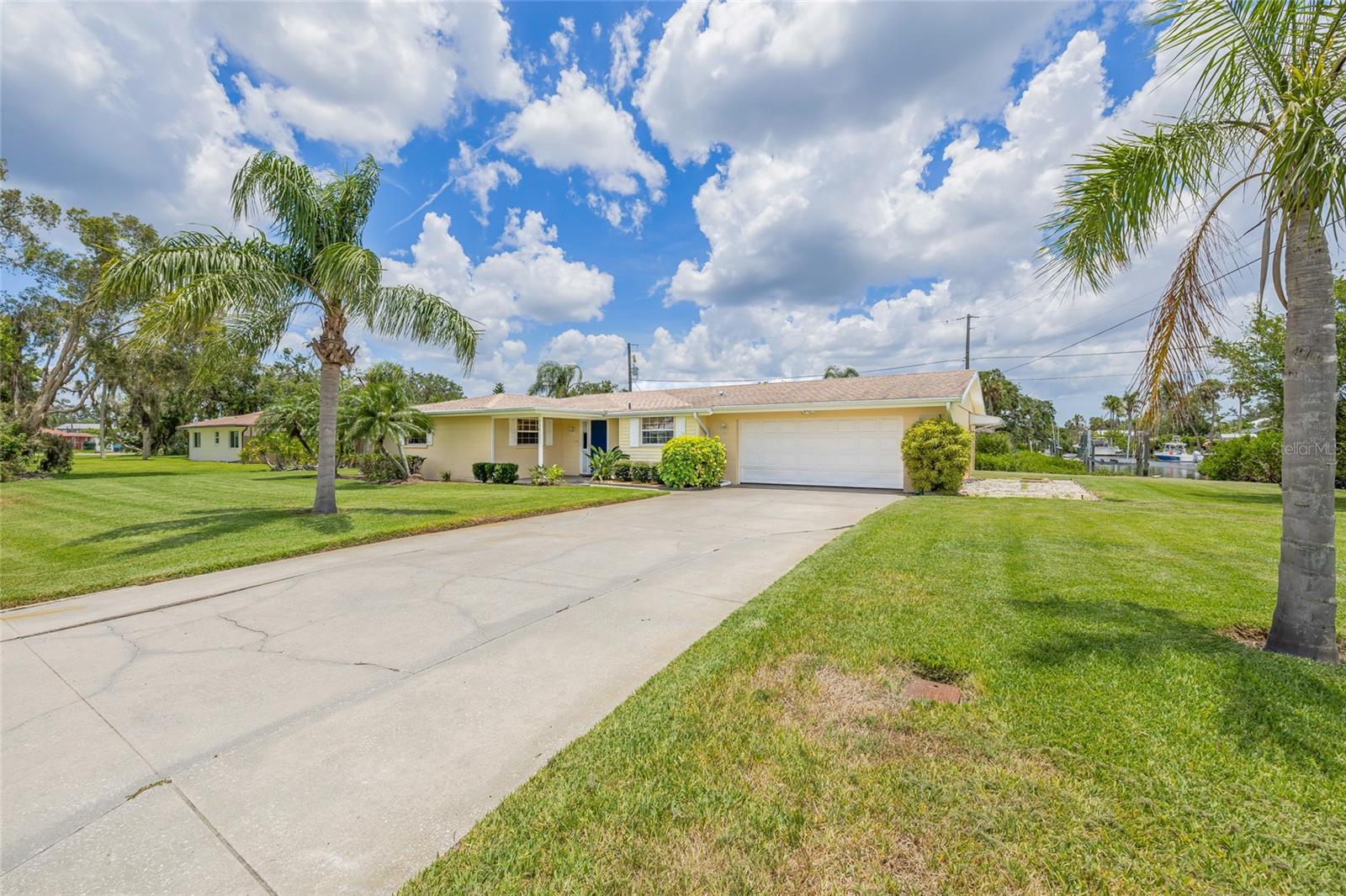 Image 11 of 51 For 336 Highland Shores Dr