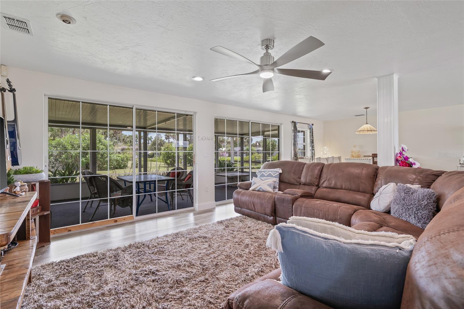 Image 16 of 51 For 336 Highland Shores Dr