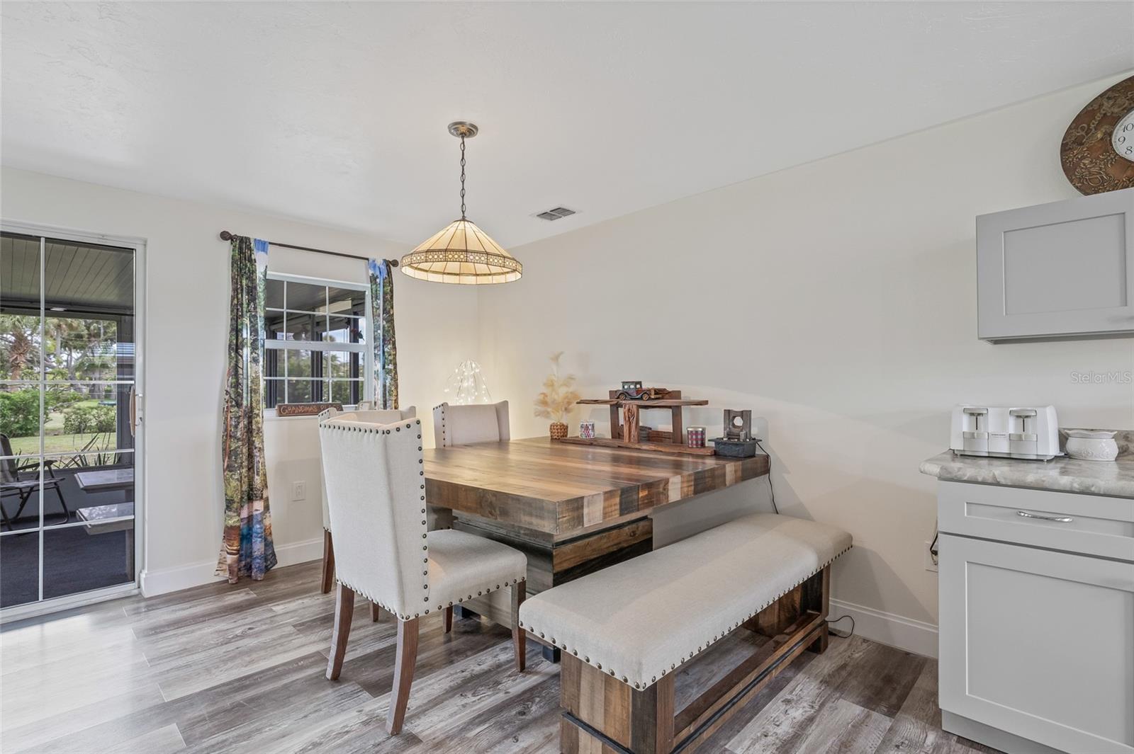 Image 19 of 51 For 336 Highland Shores Dr