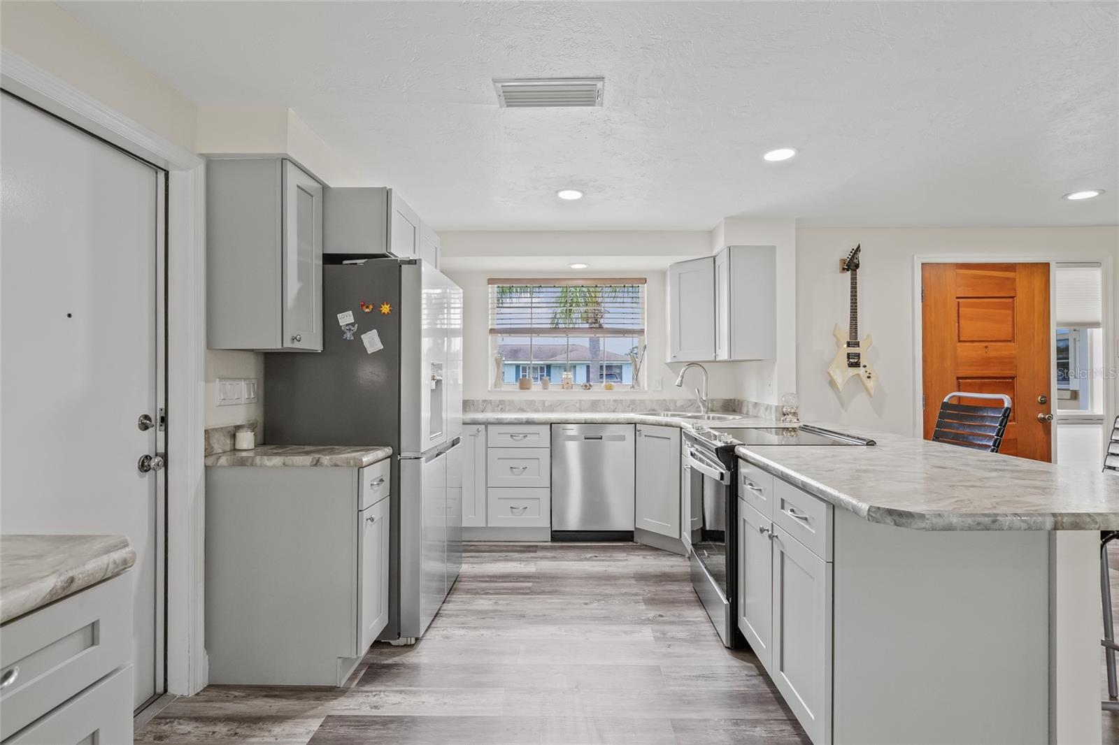 Image 22 of 51 For 336 Highland Shores Dr