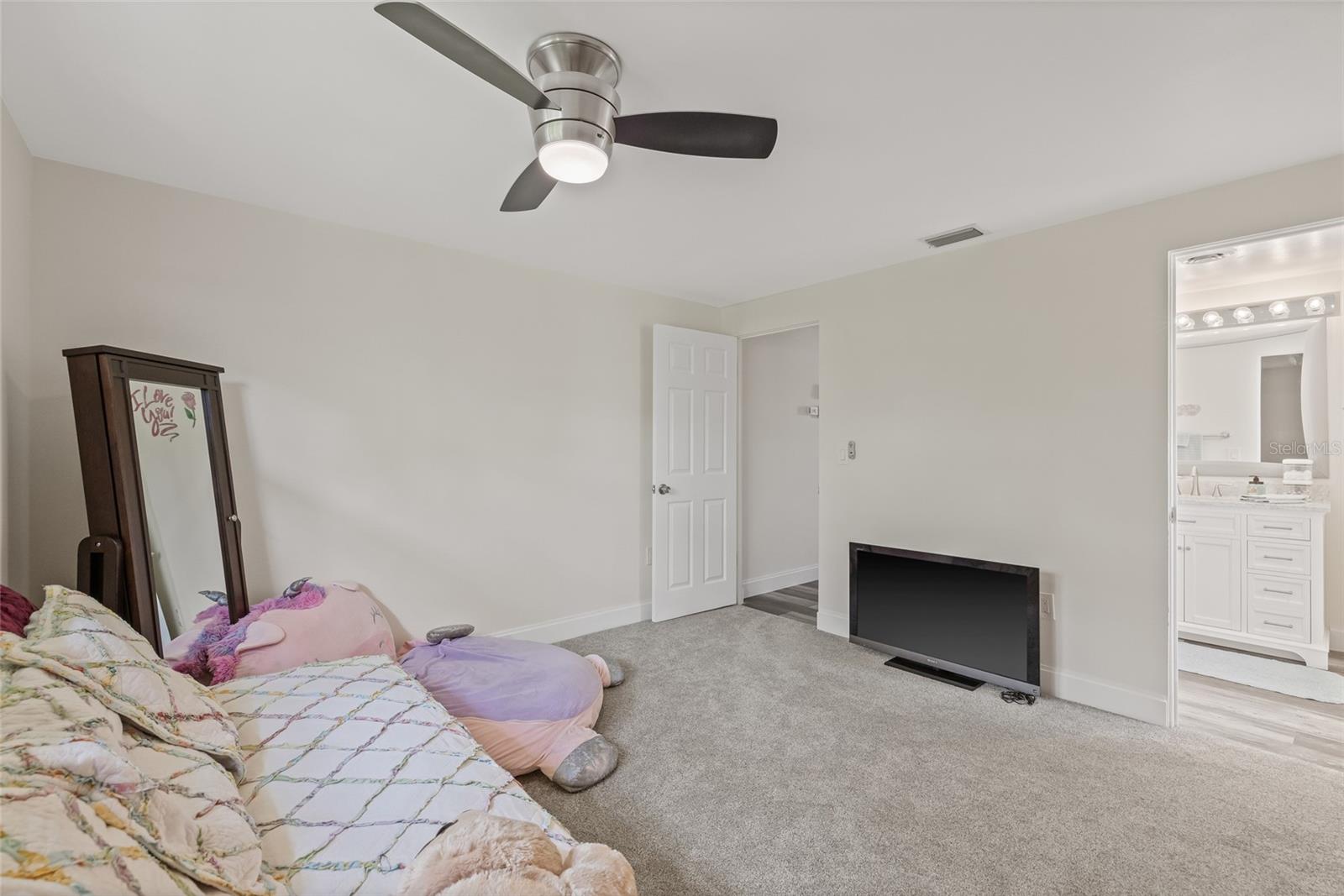 Image 33 of 51 For 336 Highland Shores Dr