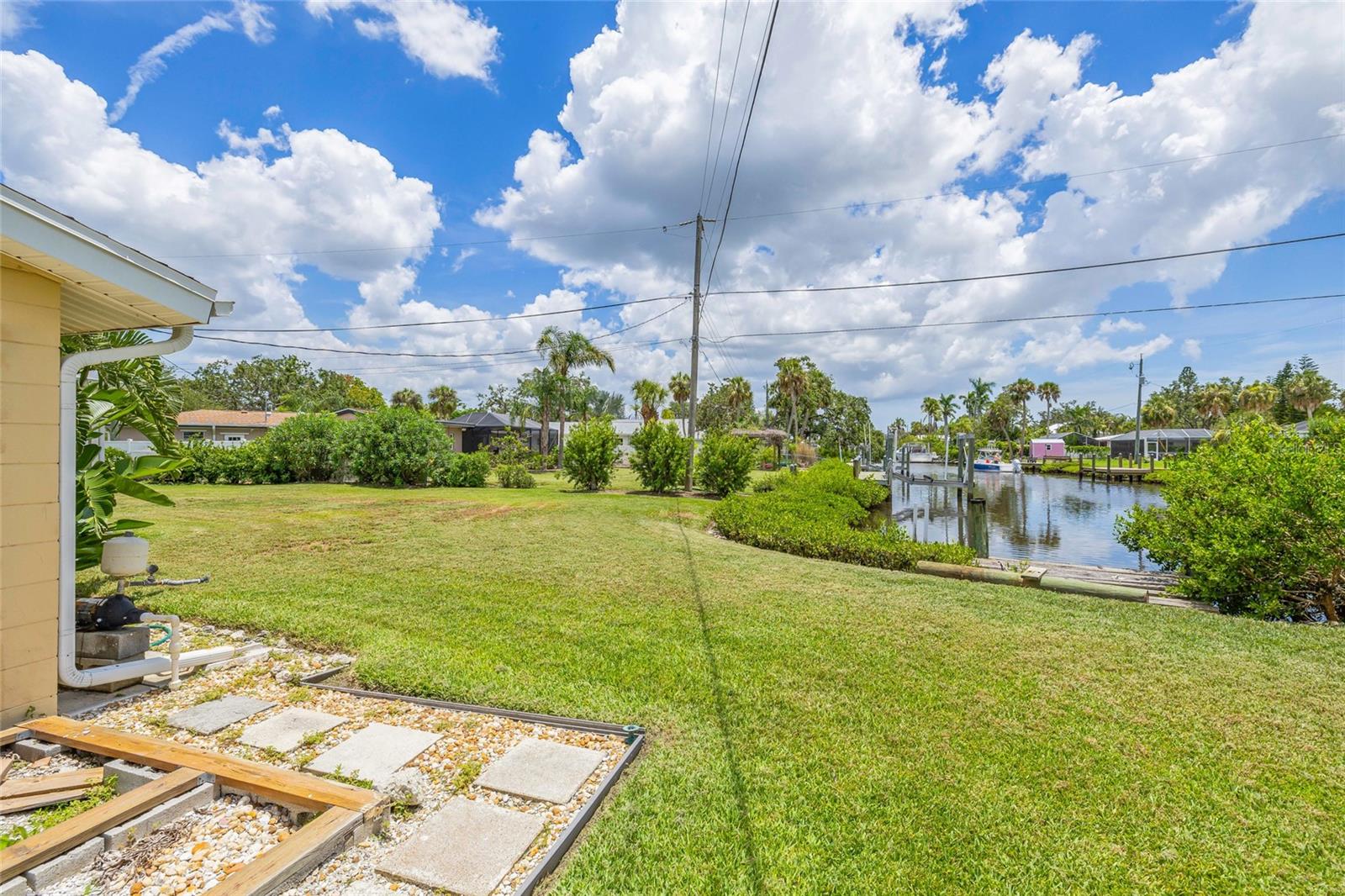 Image 40 of 51 For 336 Highland Shores Dr