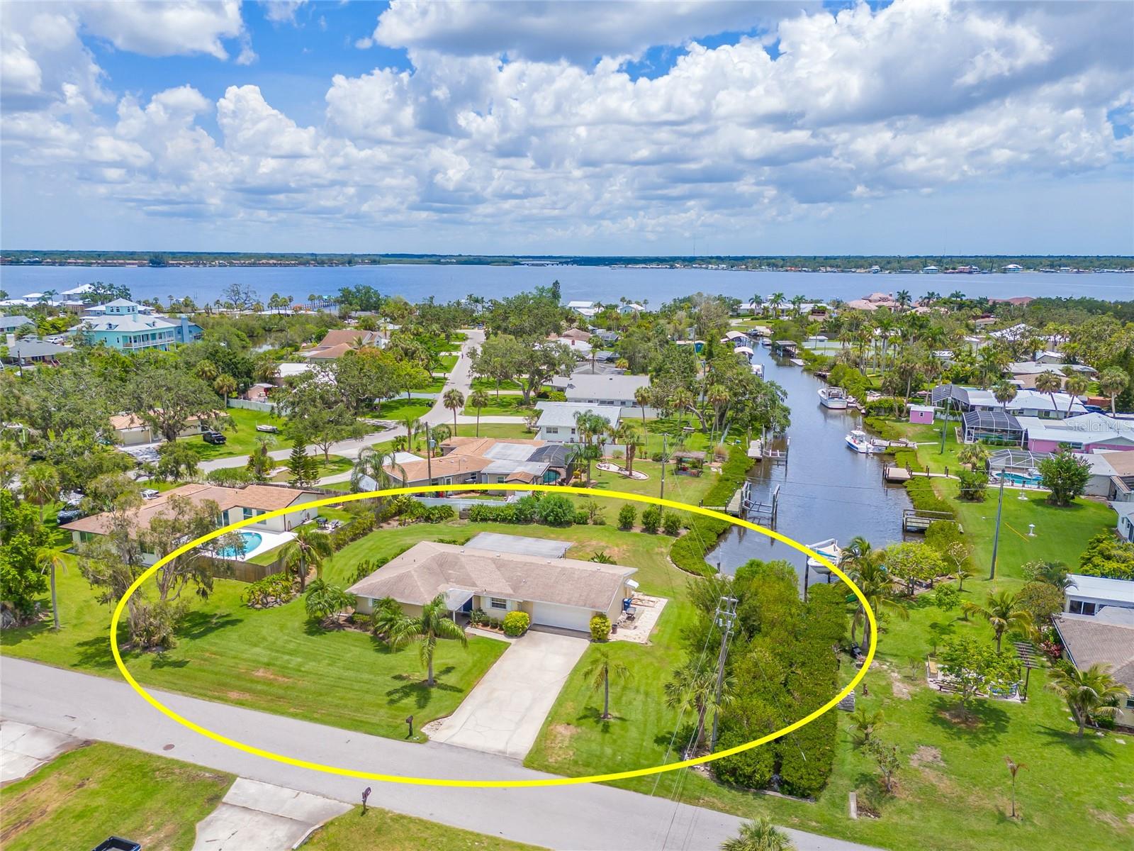 Image 5 of 51 For 336 Highland Shores Dr