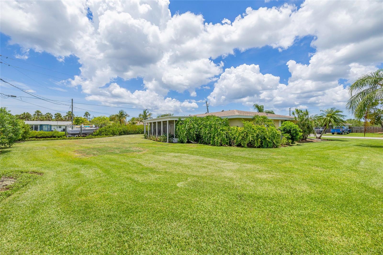 Image 7 of 51 For 336 Highland Shores Dr