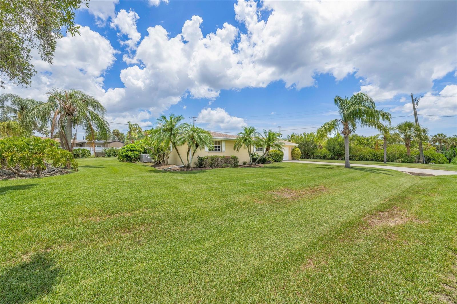 Image 9 of 51 For 336 Highland Shores Dr