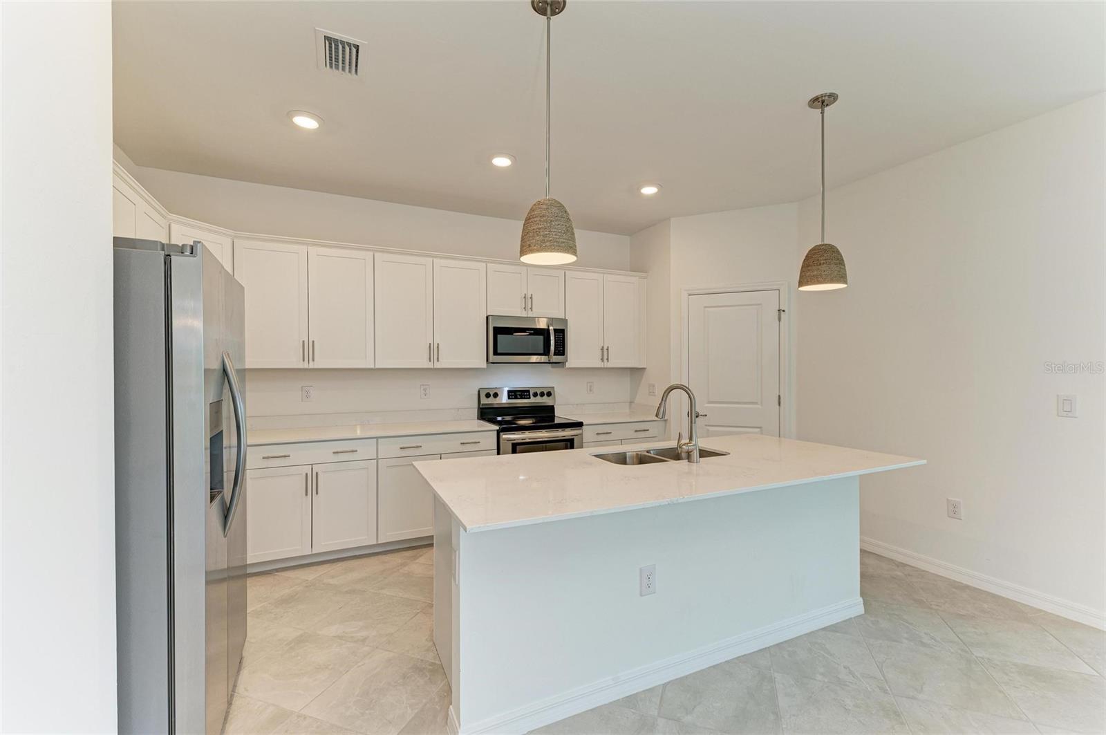Image 6 of 35 For 11327 Burgundy Drive