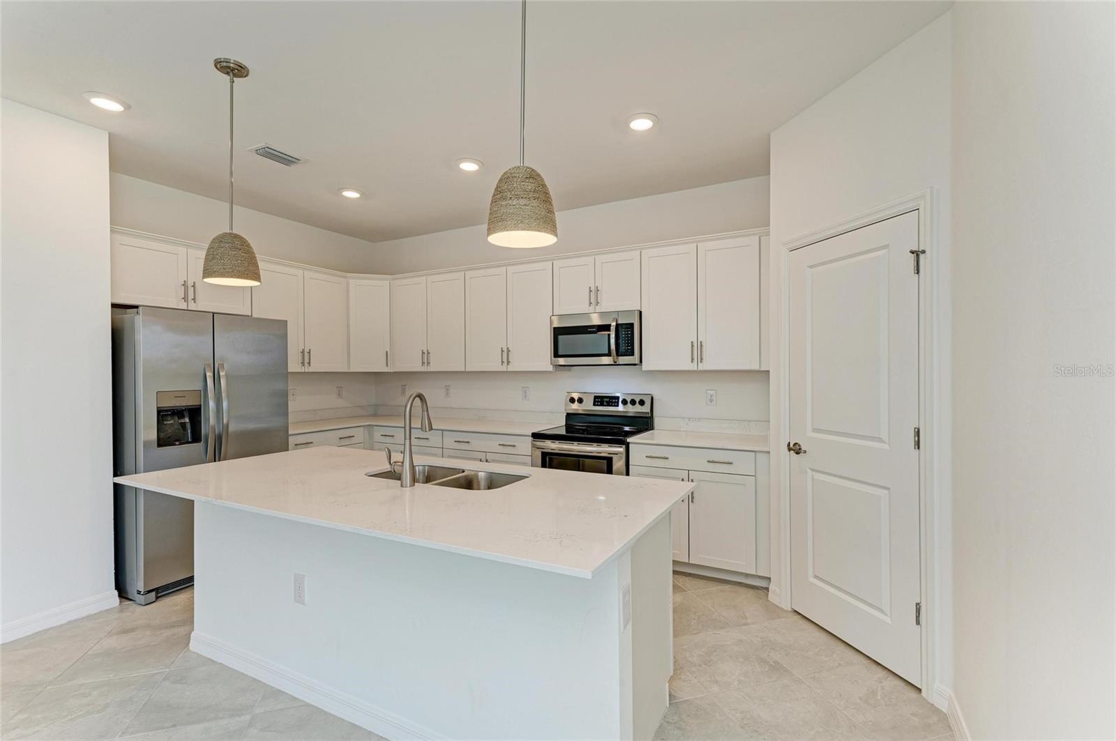 Image 7 of 35 For 11327 Burgundy Drive