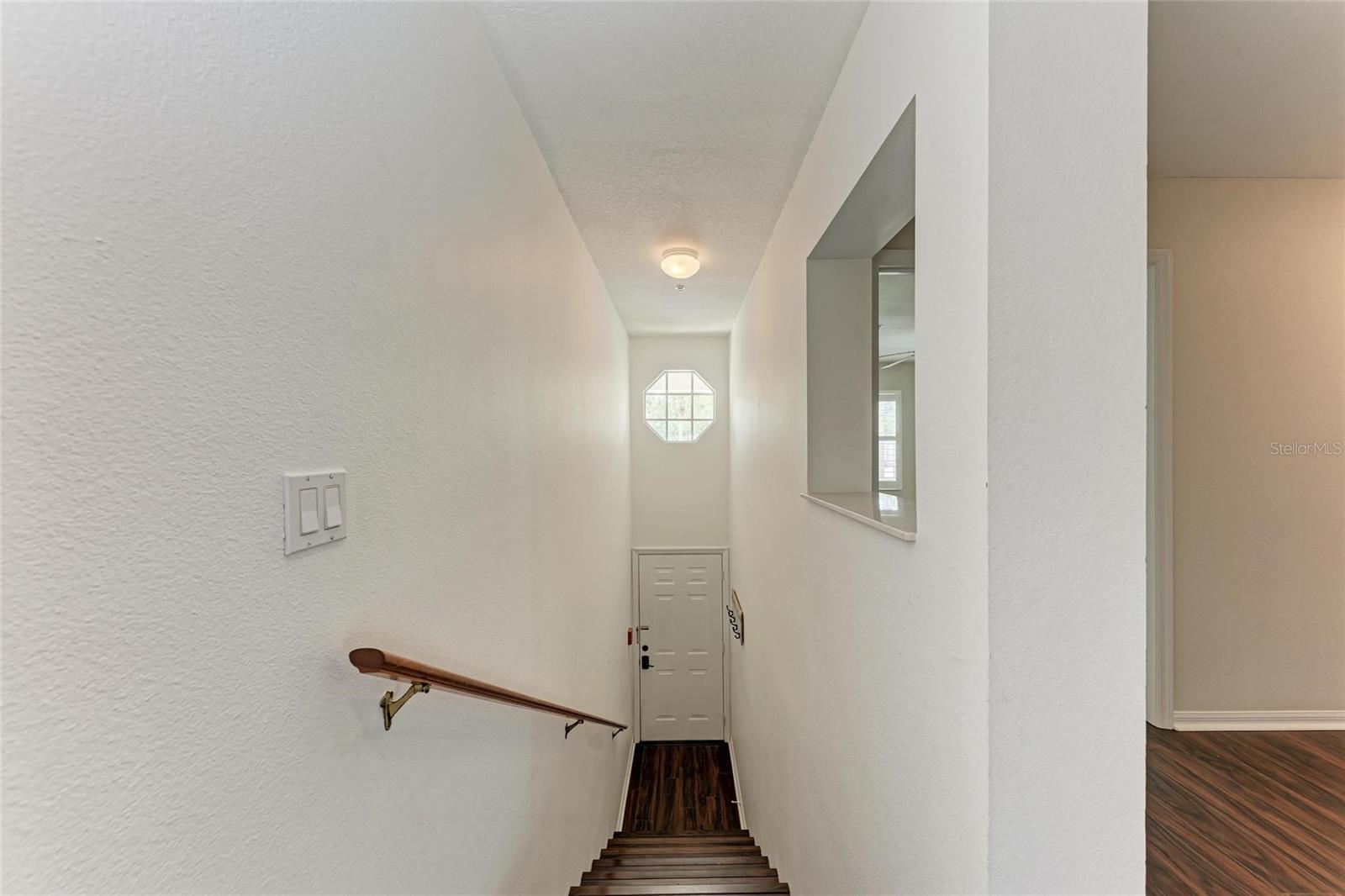 Image 11 of 42 For 803 Montrose Drive 201