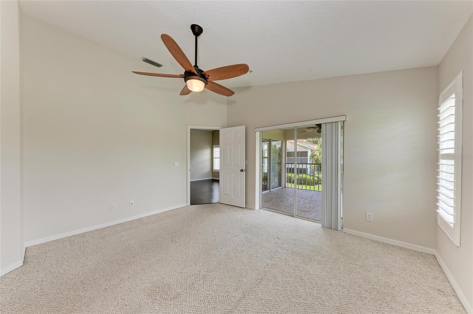 Image 24 of 42 For 803 Montrose Drive 201