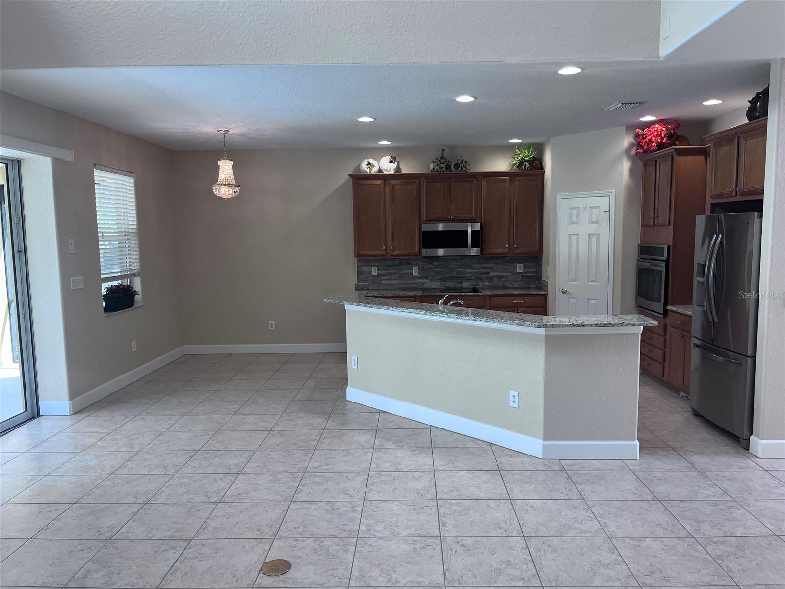 Listing photo id 8 for 4401 85th Avenue Circle E