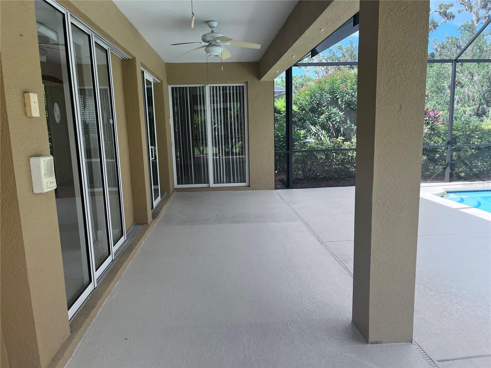 Listing photo id 16 for 4401 85th Avenue Circle E