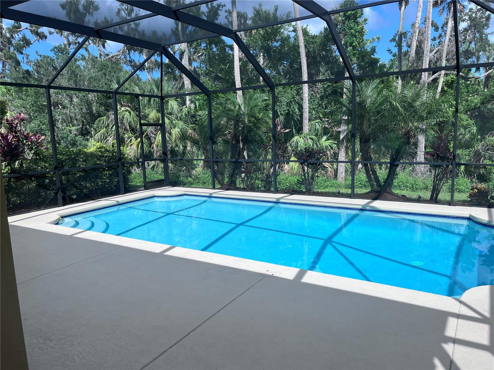 Listing photo id 17 for 4401 85th Avenue Circle E