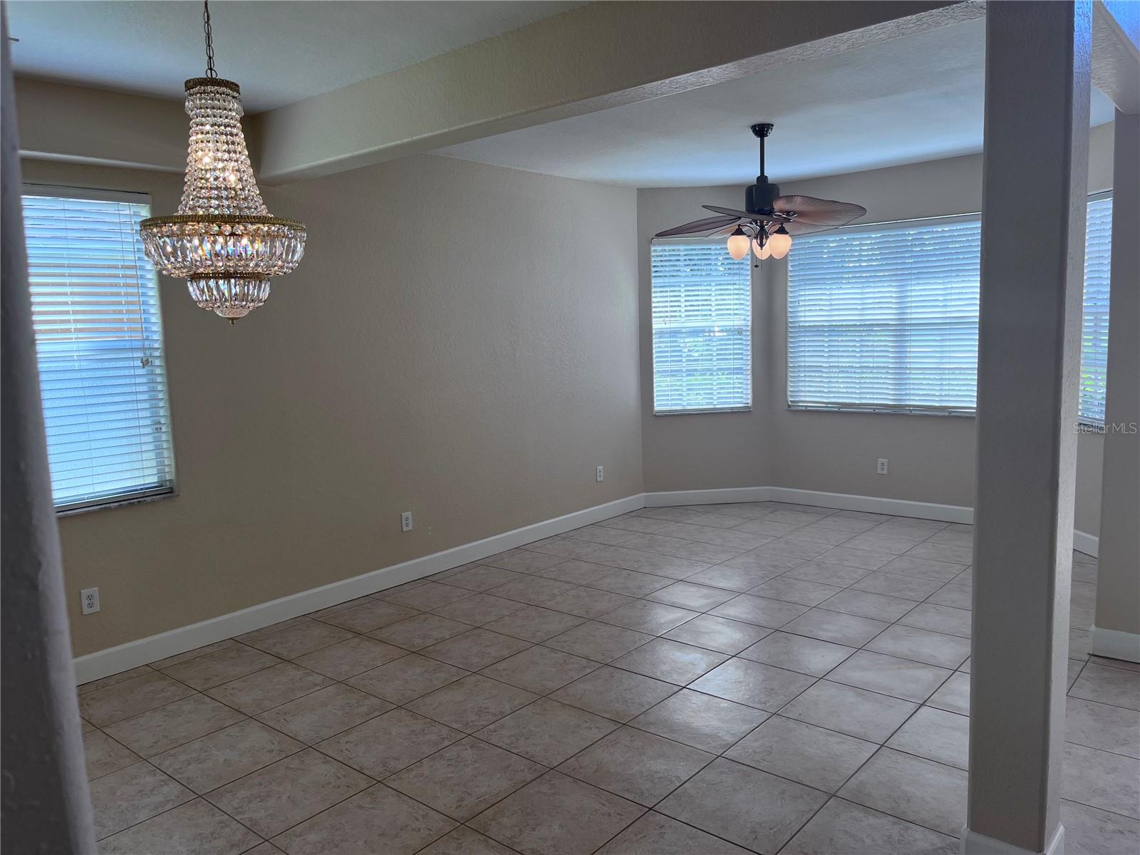 Listing photo id 2 for 4401 85th Avenue Circle E