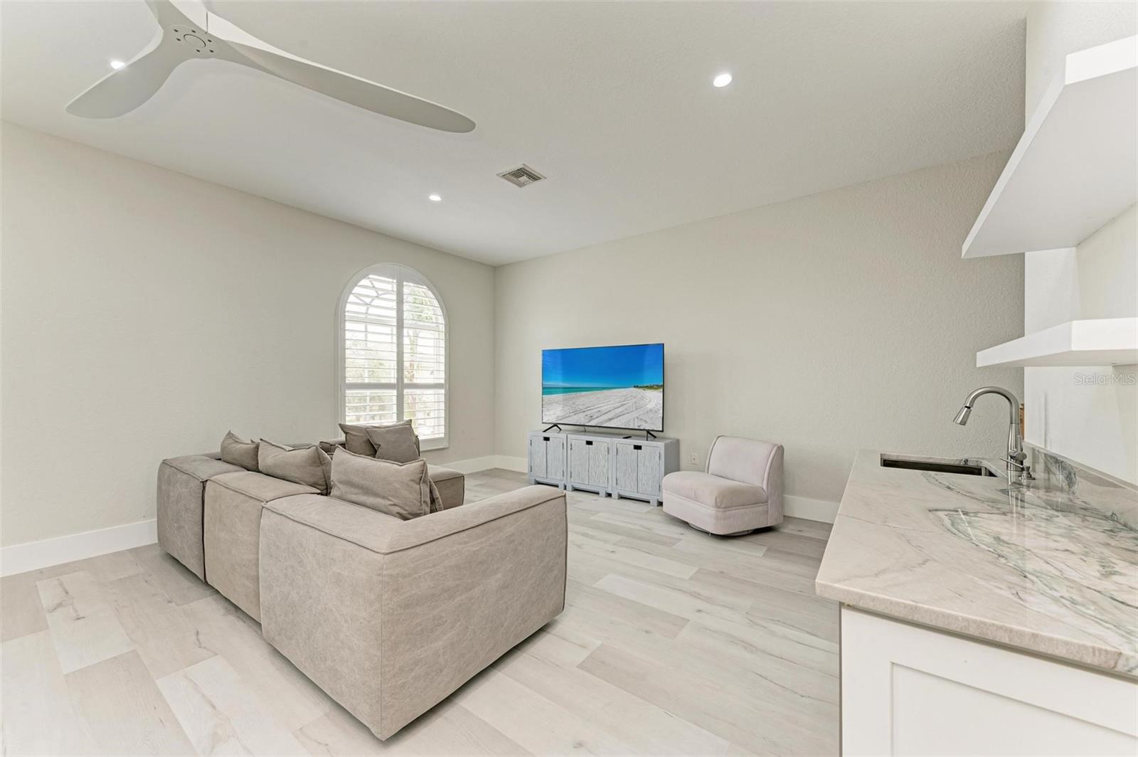 Image 36 of 58 For 12814 Daisy Place