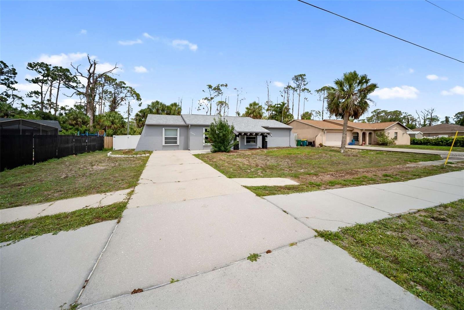 Image 17 of 48 For 16834 Toledo Blade Boulevard