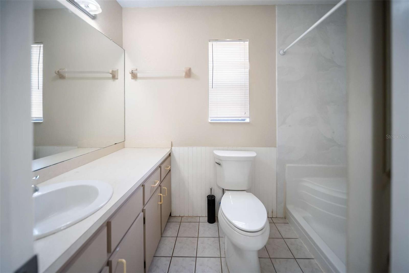 Image 18 of 48 For 16834 Toledo Blade Boulevard