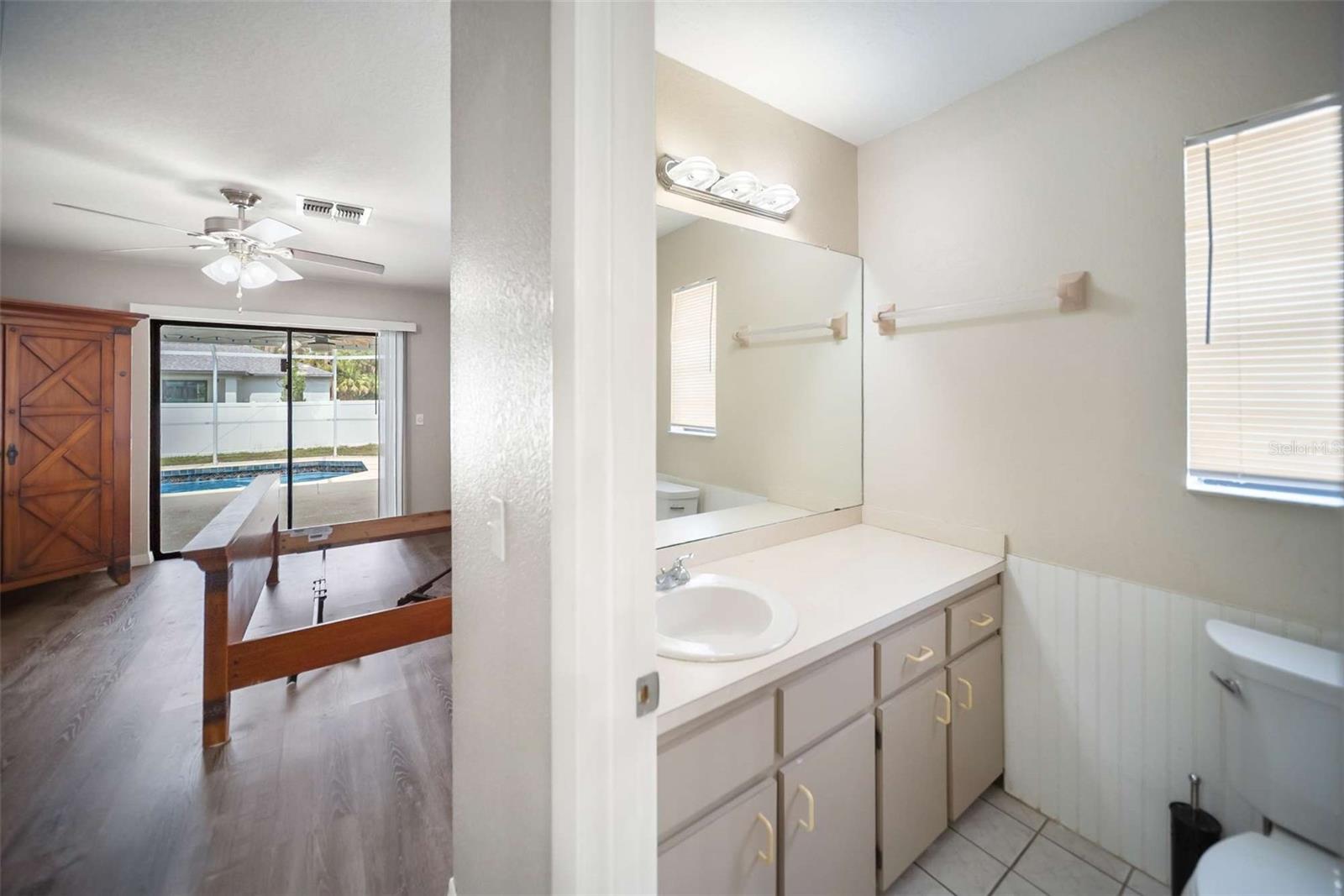 Image 19 of 48 For 16834 Toledo Blade Boulevard