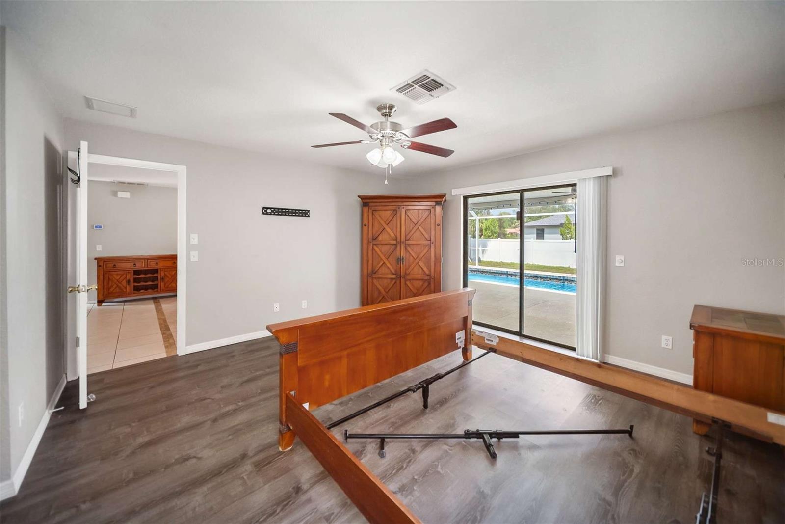 Image 25 of 48 For 16834 Toledo Blade Boulevard
