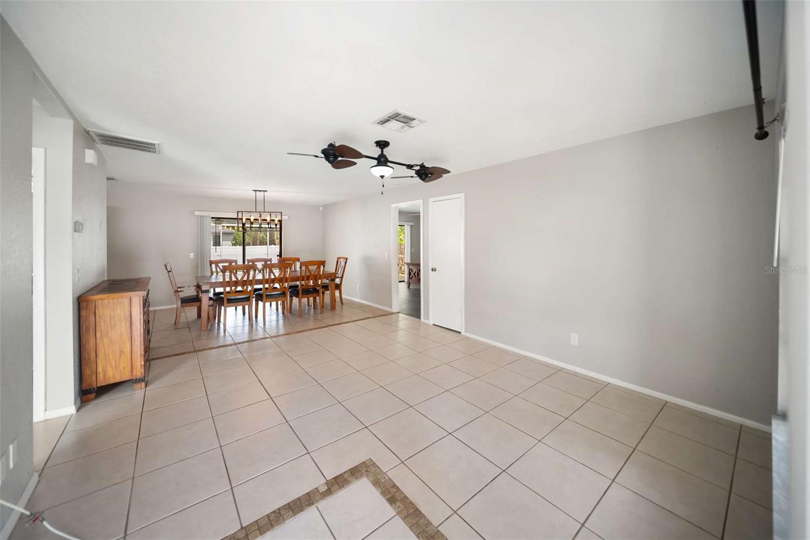 Image 28 of 48 For 16834 Toledo Blade Boulevard