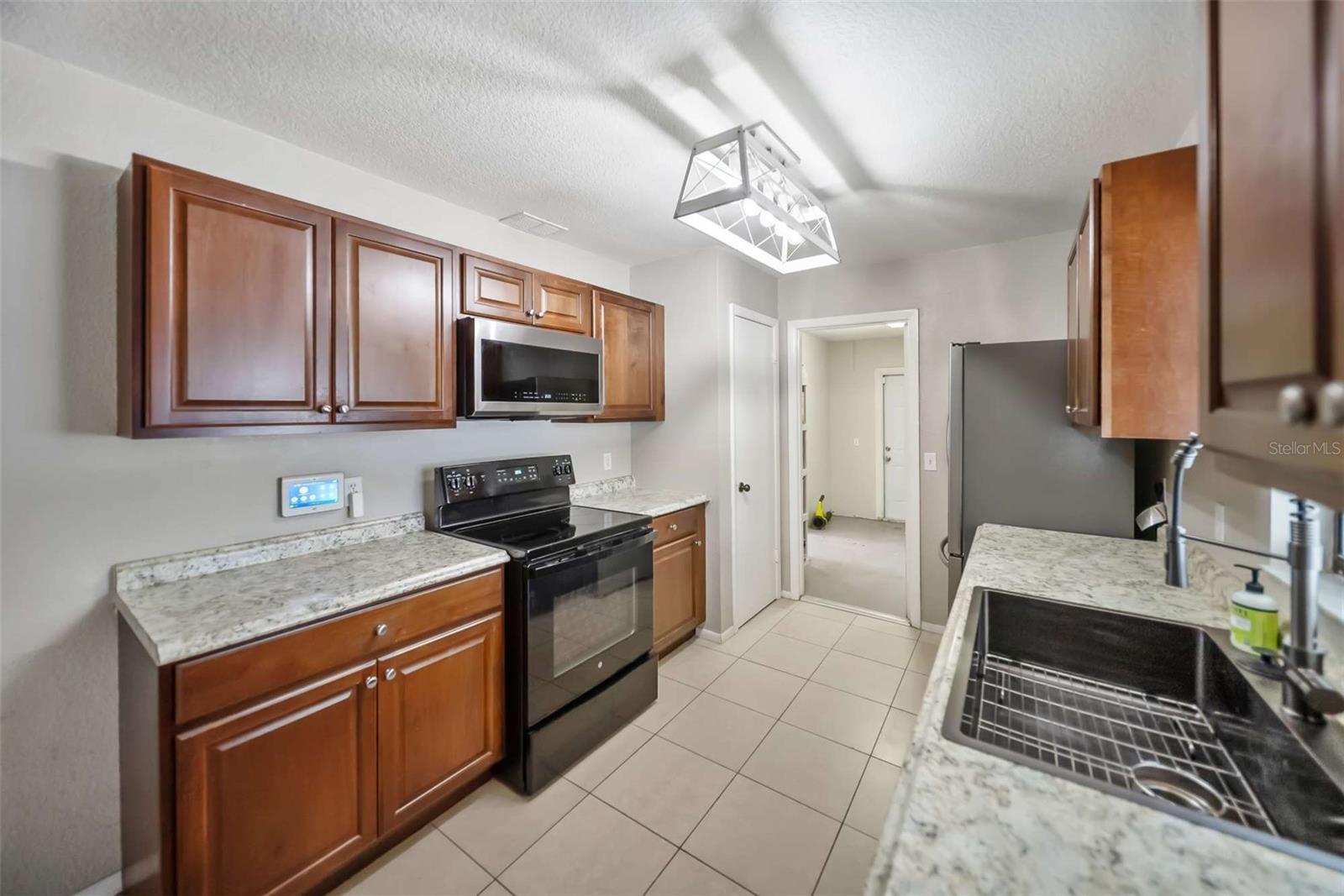 Image 40 of 48 For 16834 Toledo Blade Boulevard