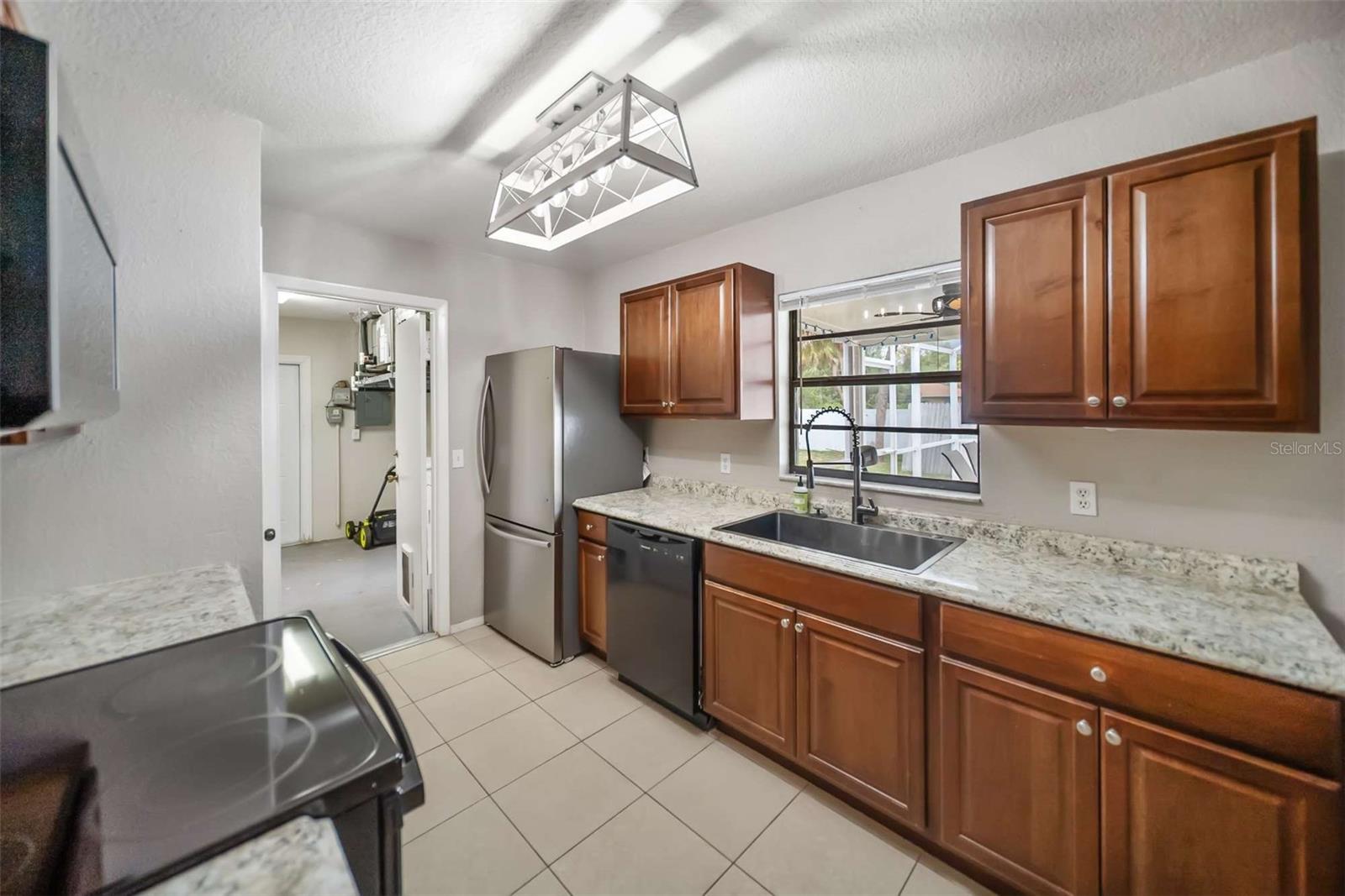 Image 41 of 48 For 16834 Toledo Blade Boulevard