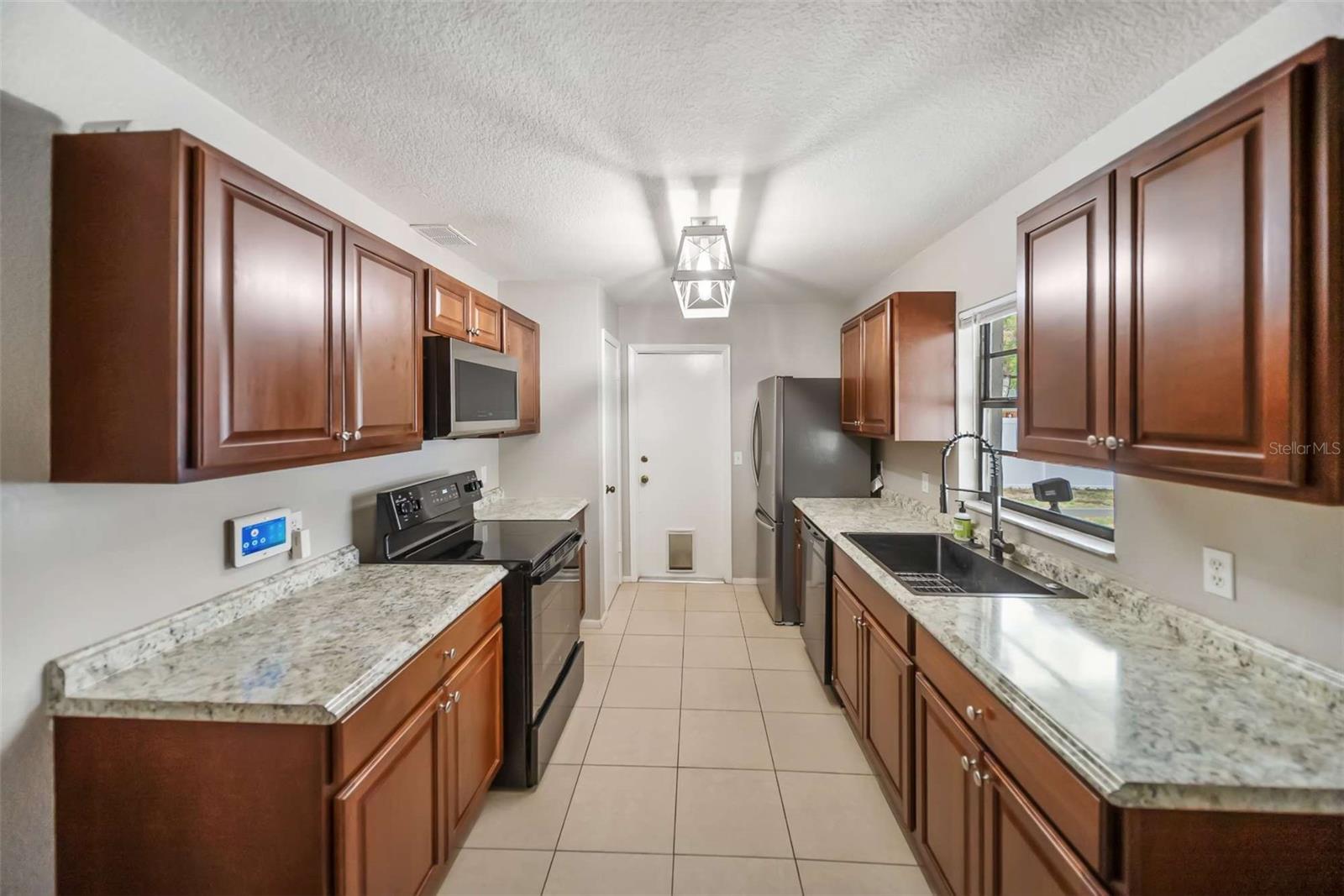 Image 43 of 48 For 16834 Toledo Blade Boulevard