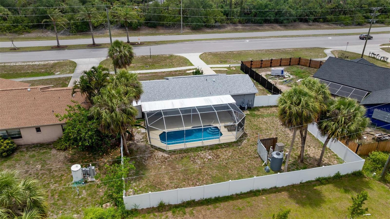 Image 5 of 48 For 16834 Toledo Blade Boulevard