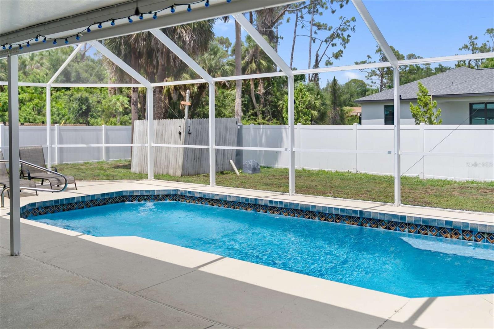 Image 9 of 48 For 16834 Toledo Blade Boulevard