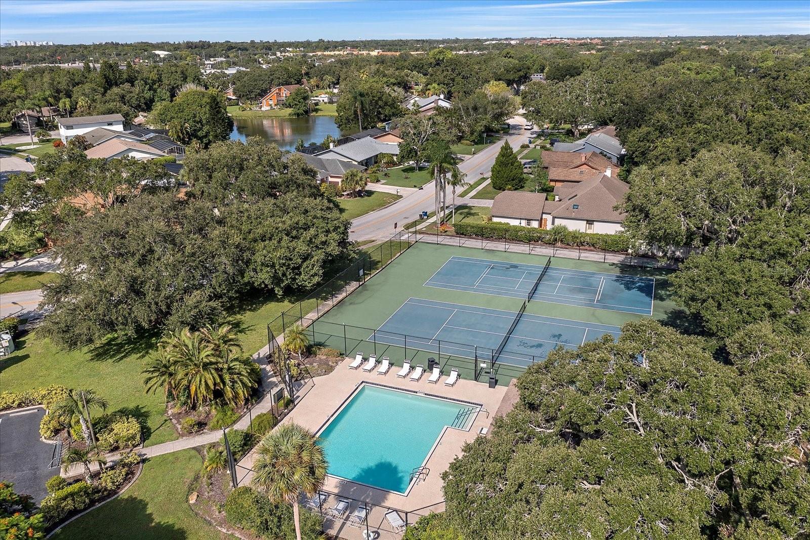 Image 11 of 35 For 4814 Country Oaks Boulevard